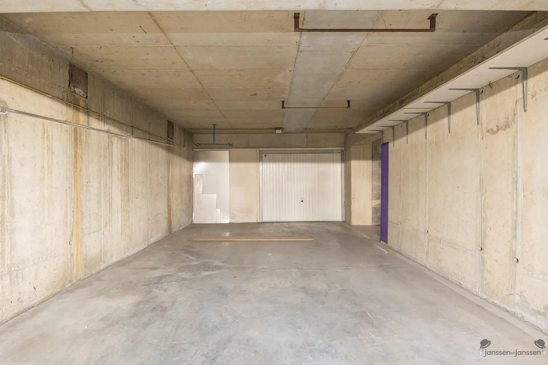 Centraal gelegen appartement met 3 slpks en 2 badkamers foto 18