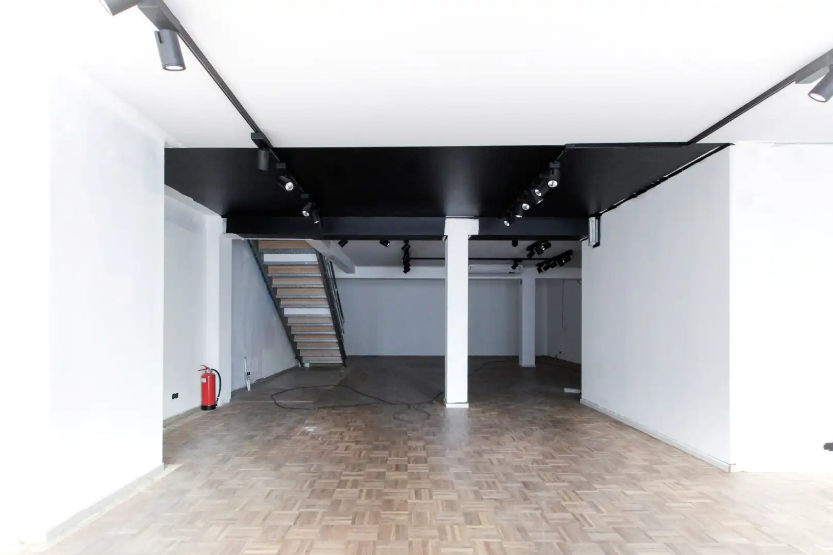 Centraal gelegen winkelpand met mezzanine Lippenslaan 162 foto 18