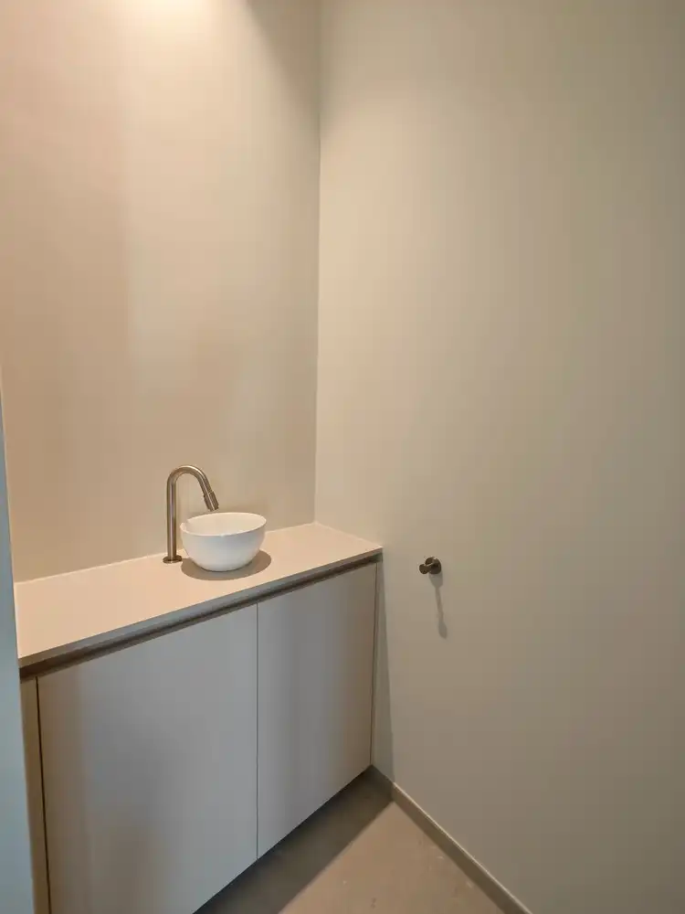 High-end nieuwbouw-appartement met ruim terras, privétuintje, parking en ruime buitenberging foto 19