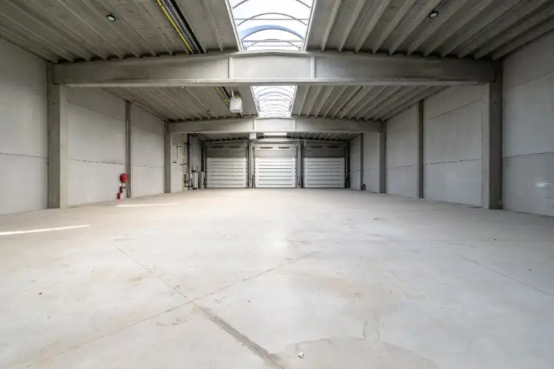 Moderne bedrijfsruimte met kantoren, showroom en loods in Bellegem (bedrijventerrein Emdeka) foto 14