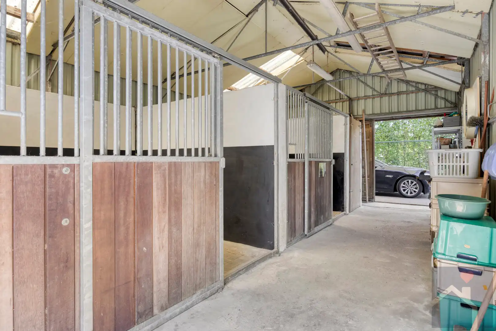 🐴 WONEN MET JE PAARDEN AAN HUIS? DIT IS ER ÉÉN OM TE BEKIJKEN! 🏡 foto 34