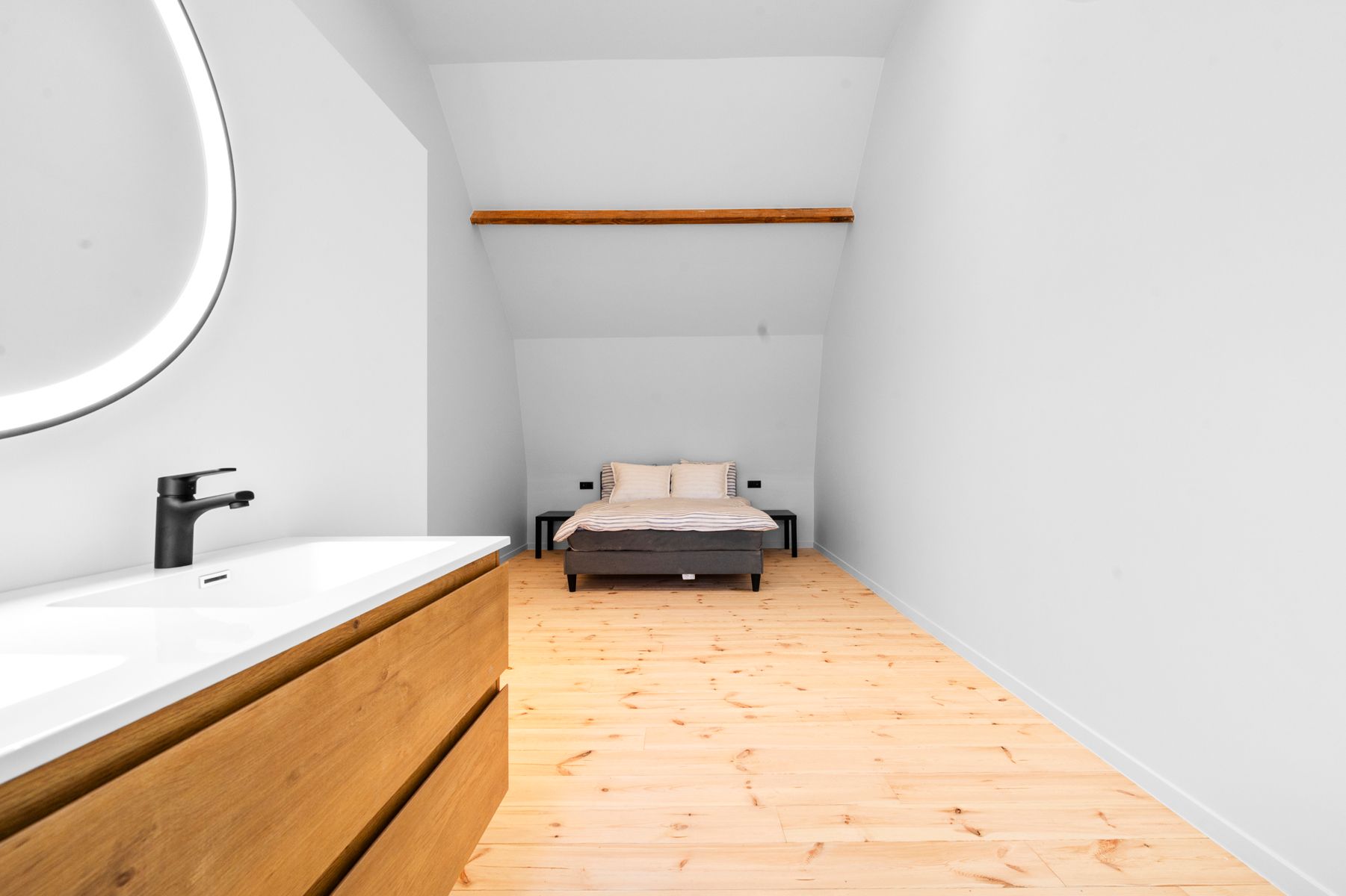 Instapklare woning met 5 slaapkamers en 2 badkamers foto 5