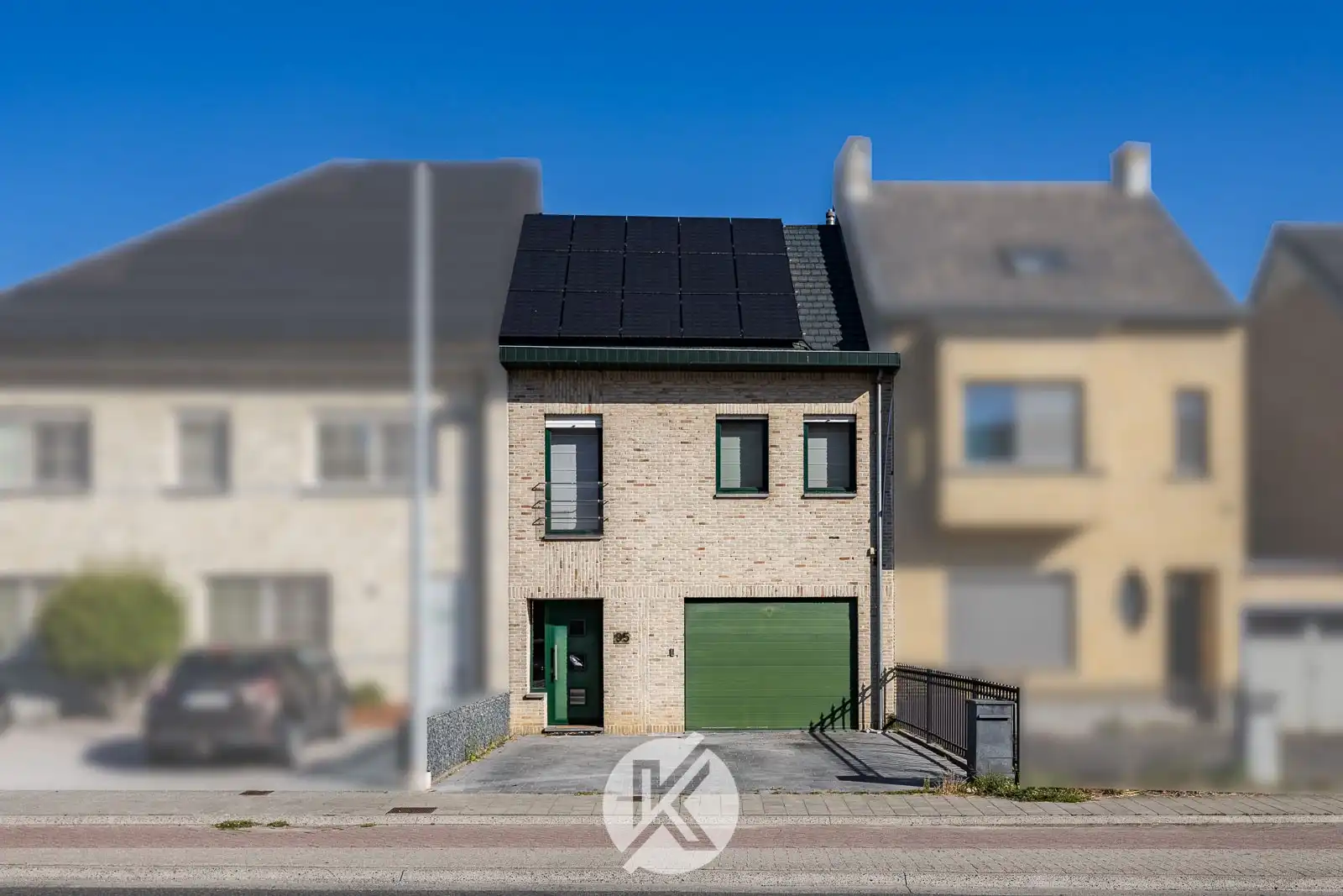 Ruime gezinswoning op gunstige locatie foto {{pictureIndex}}