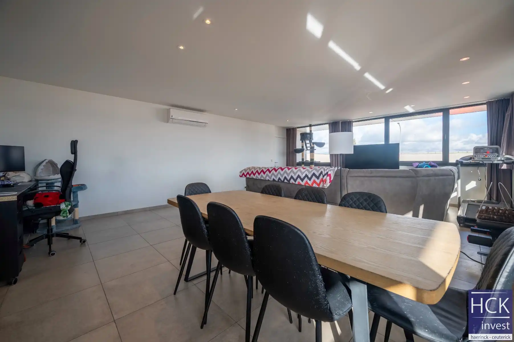 ZULTE - Zéér ruim appartement met 3 slaapkamers, terras en parkeermogelijkheid foto 4