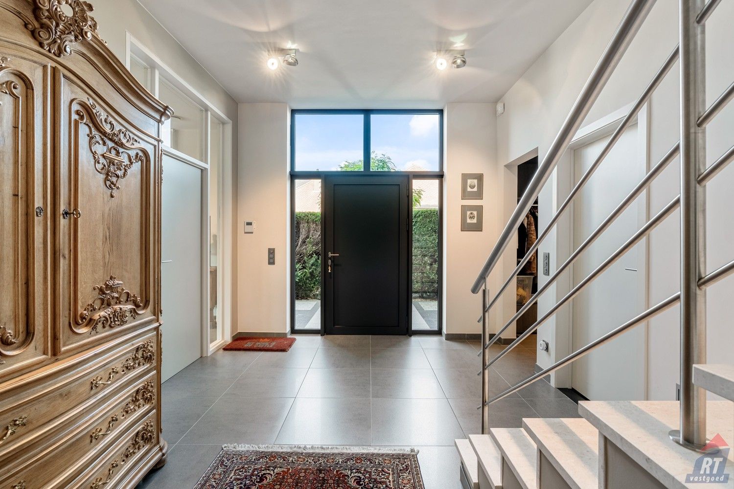 Uitzonderlijk ruime villa op een absolute toplocatie in het stadscentrum van Sint-Truiden foto 4