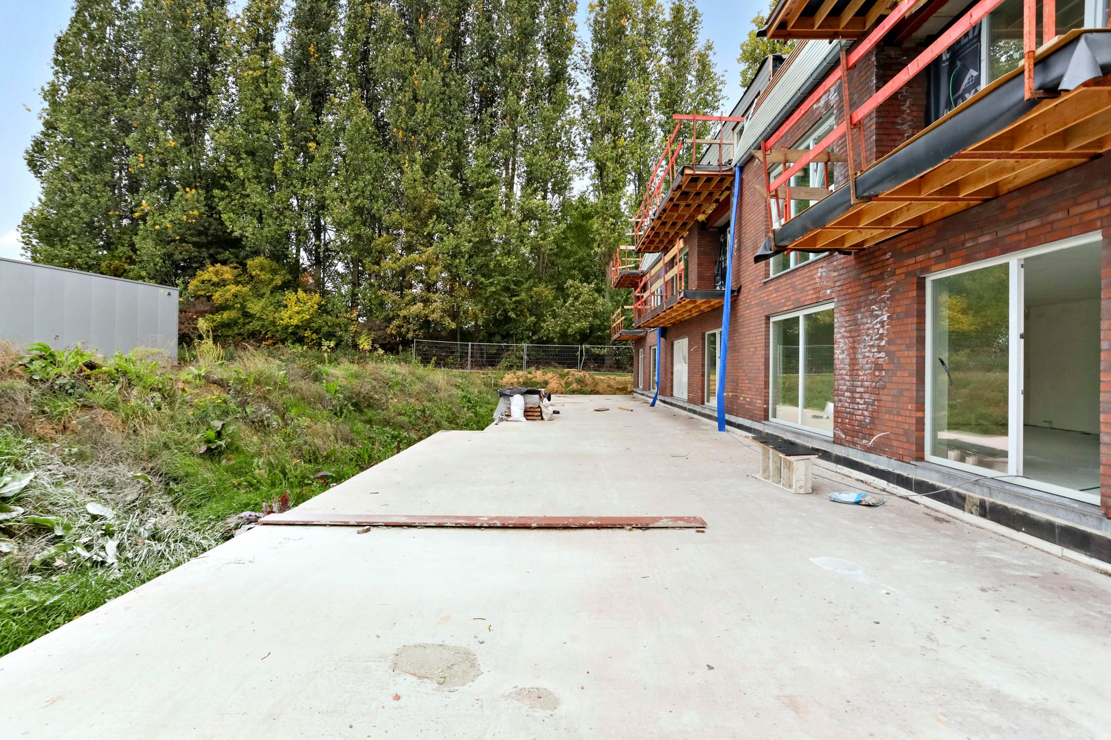 Gelijkvloers appartement met twee slaapkamers en tuin foto 11