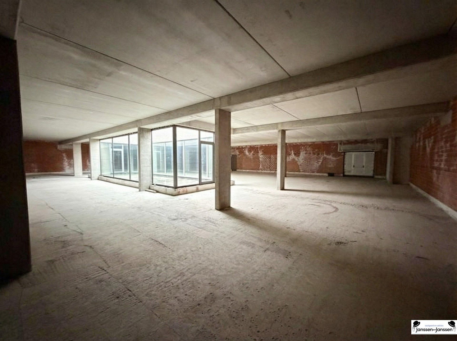 Commercieel gelijkvloers in het centrum van Brasschaat foto 6