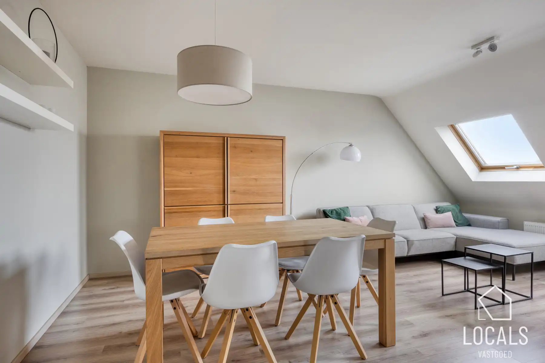 Bemeubeld 2-slaapkamer penthouse + staanplaats op -1, Ninove foto 6