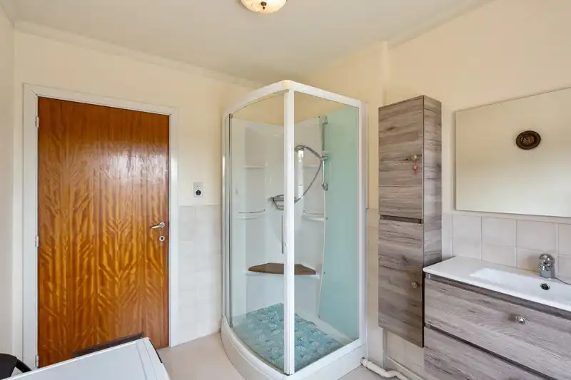 Verzorgde woning met onderhoudsvriendelijke tuin op 2are 55ca en gelegen in het centrum van Kortenaken foto 18