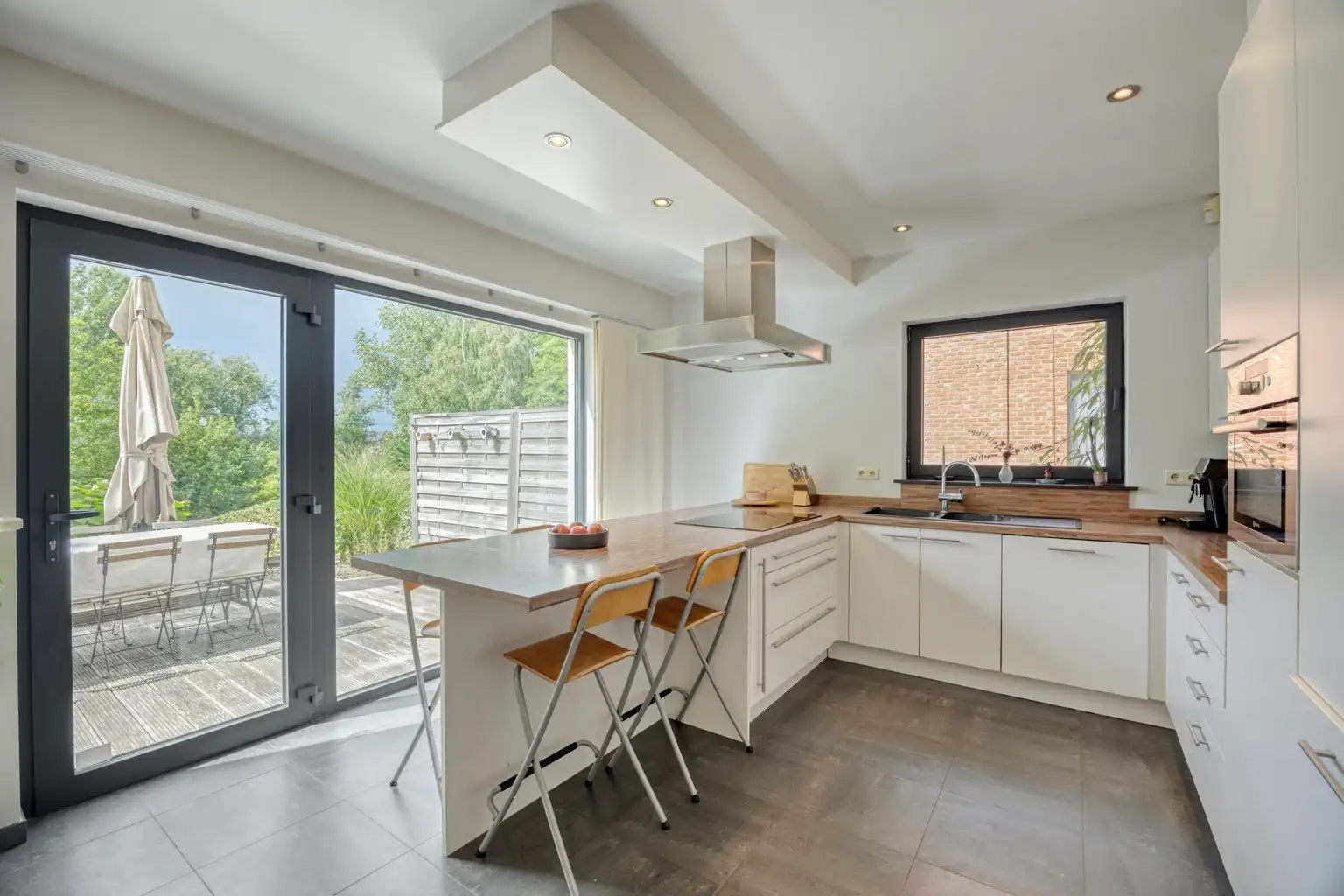 RUSTIG GELEGEN WONING MET TUIN IN HOEGAARDEN foto 9