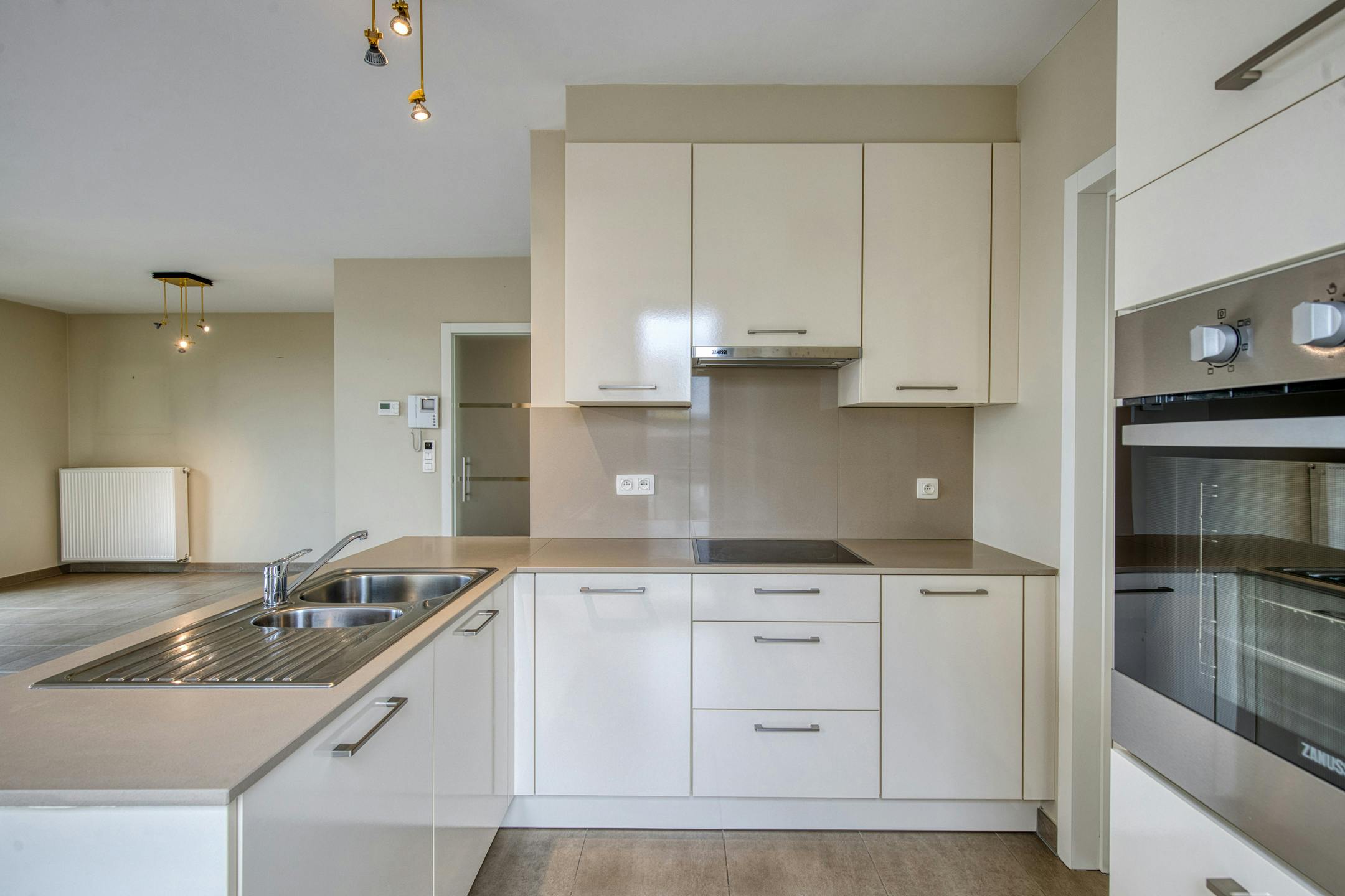 Instapklaar appartement te koop in centrum Waregem foto 8