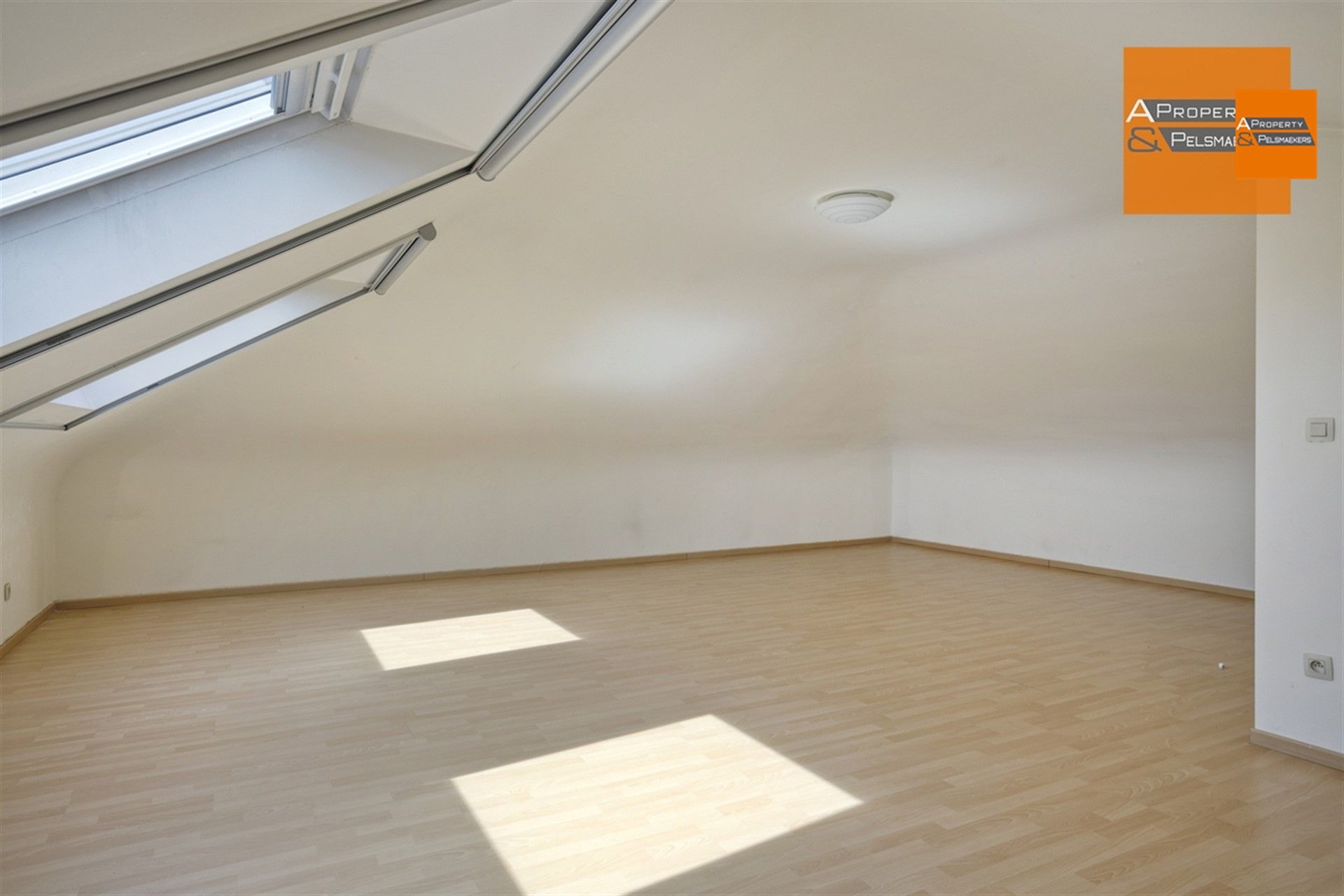 Een stijlvolle villa gelegen in een rustige straat in Kortenberg.

 foto 17