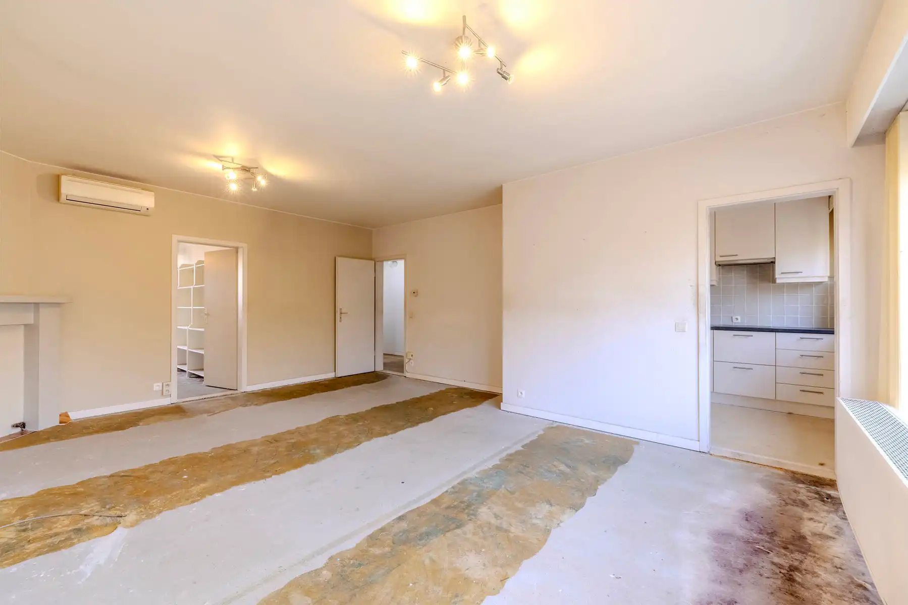 Op te knappen app met 2 slpk in hartje Nijlen foto 15