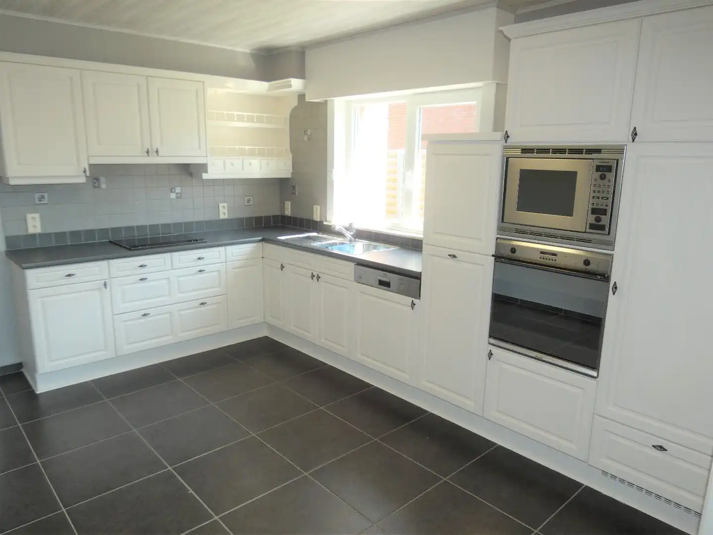 Instapklare open bebouwing met 3 slpk, garage en tuin, Kortemark foto 9