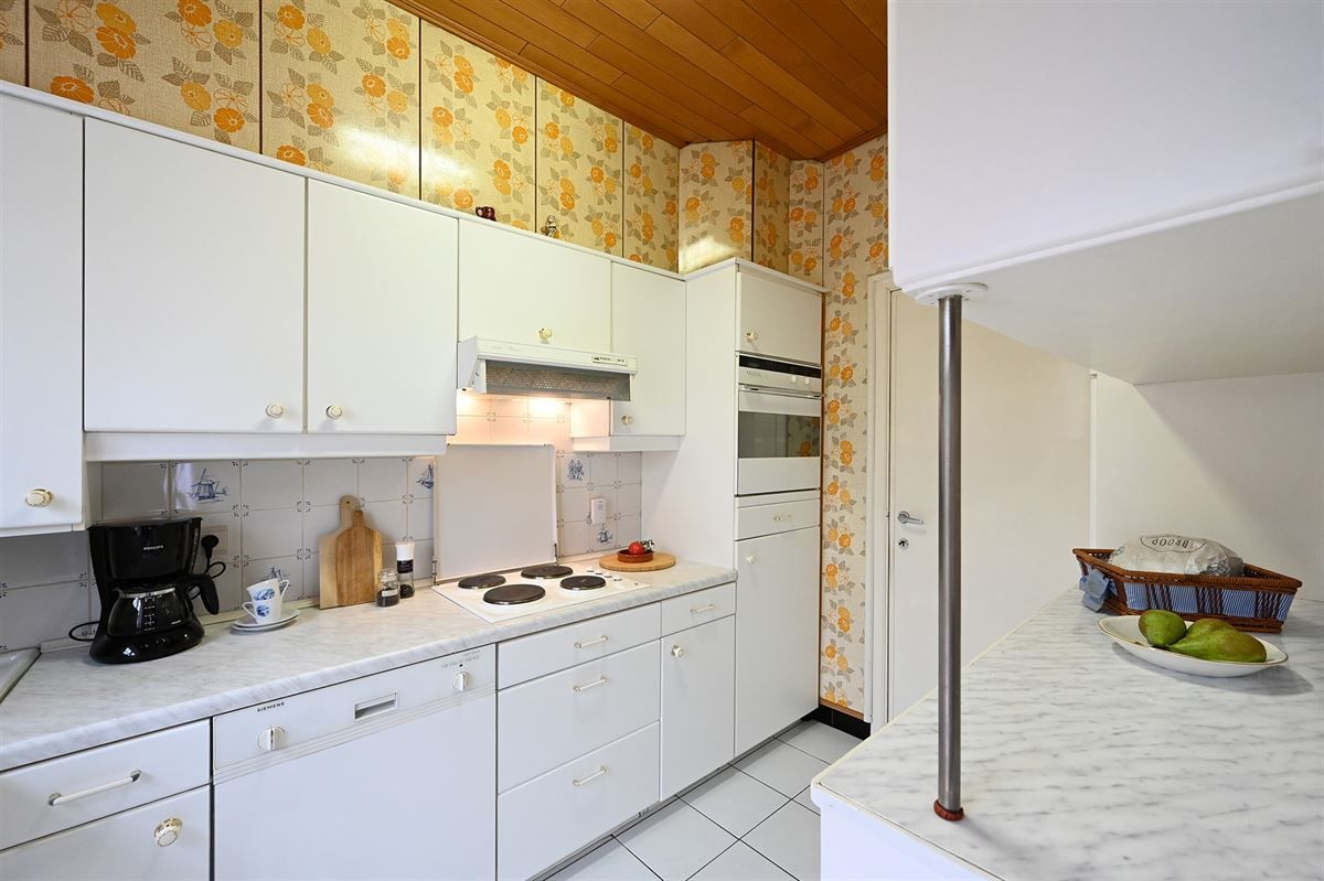 Te renoveren halfopen woning met potentieel foto 13