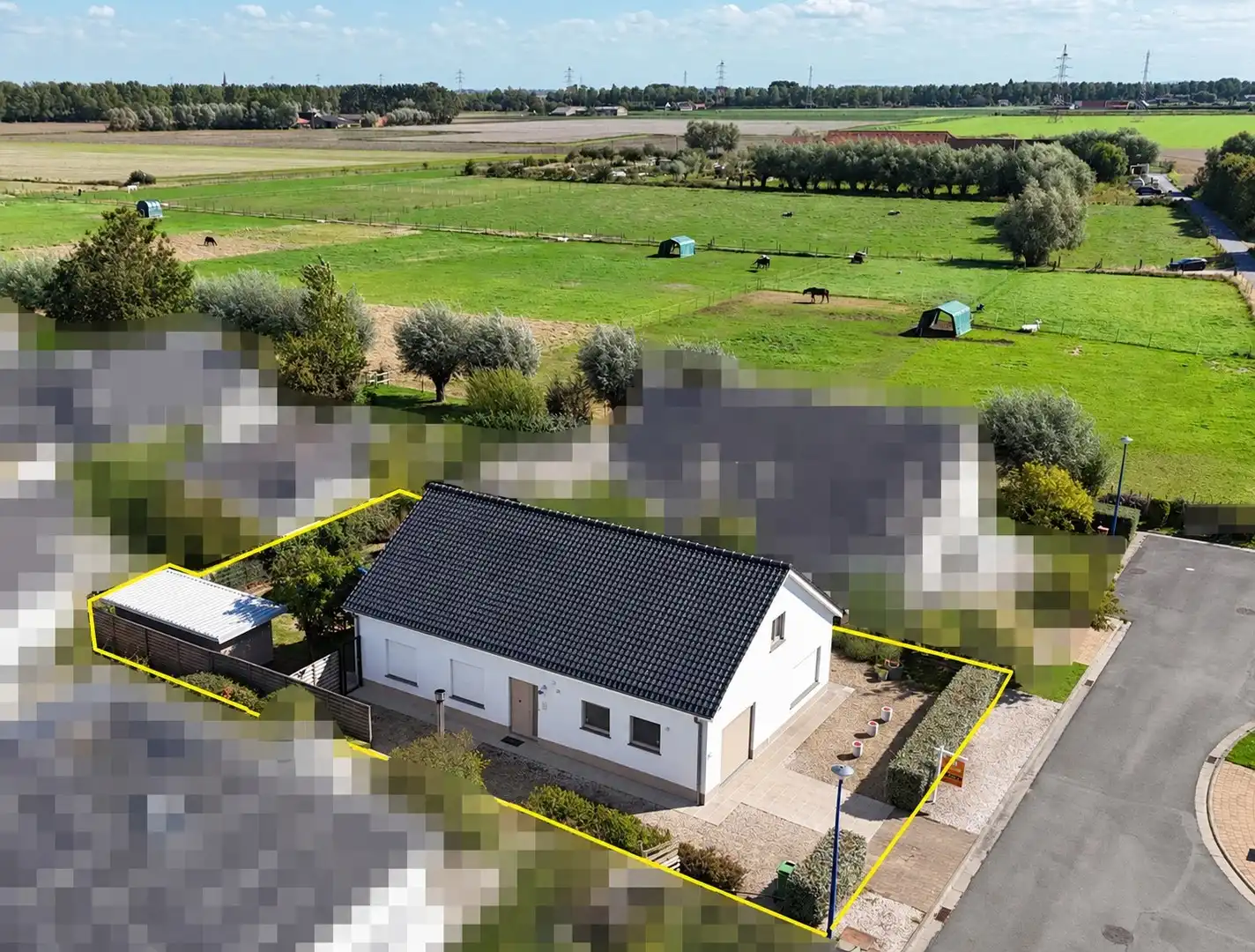Bungalow woning met 3 slaapkamers, garage en tuin te Oostduinkerke – ideale gezinswoning in rustige omgeving! foto {{pictureIndex}}
