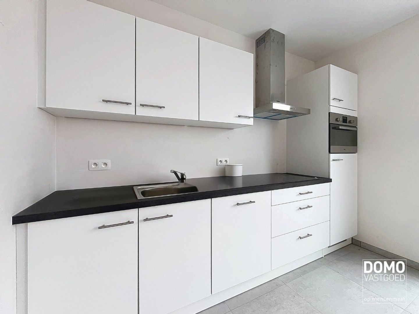 VOLLEDIG AFGEWERKT NIEUWBOUWAPPARTEMENT MET 1 SLAAPKAMER, TERRAS EN ONDERGRONDSE AUTOSTANDPLAATS IN RESIDENTIE "DE KWINT" TE ZONHOVEN  foto 2