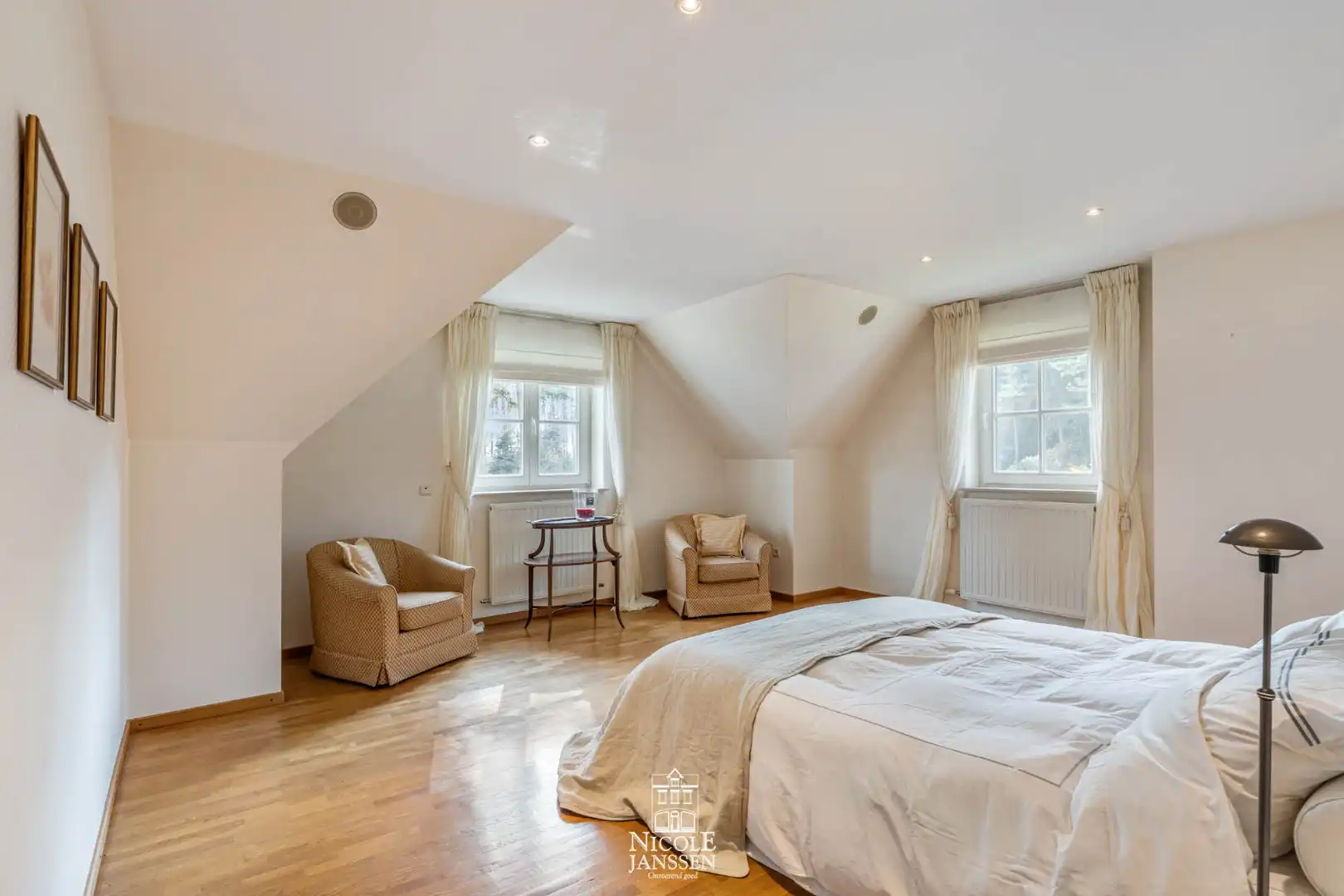 Ruim ingedeelde villa foto 11