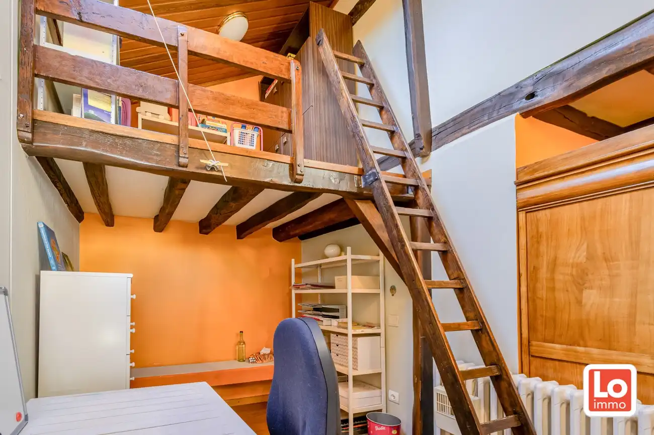 VERKOCHT! Charmante alleenstaande woning met inpandige dubbele garage en grote tuin met aanpalend bos (1ha) op een rustige locatie nabij het centrum van Wachtebeke! foto 13