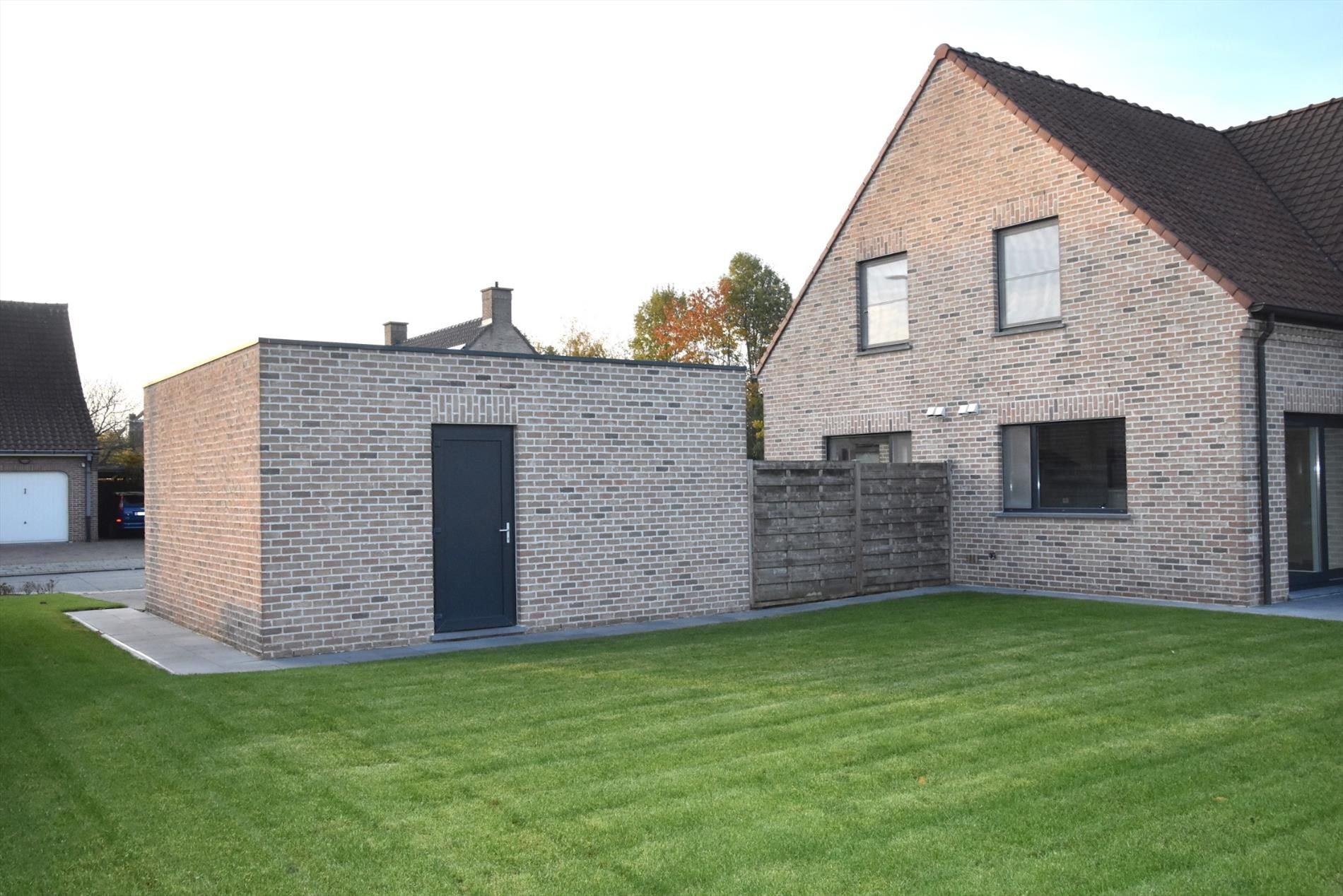 Heel mooie koppelwoning te huur in centrum Wevelgem! foto 17