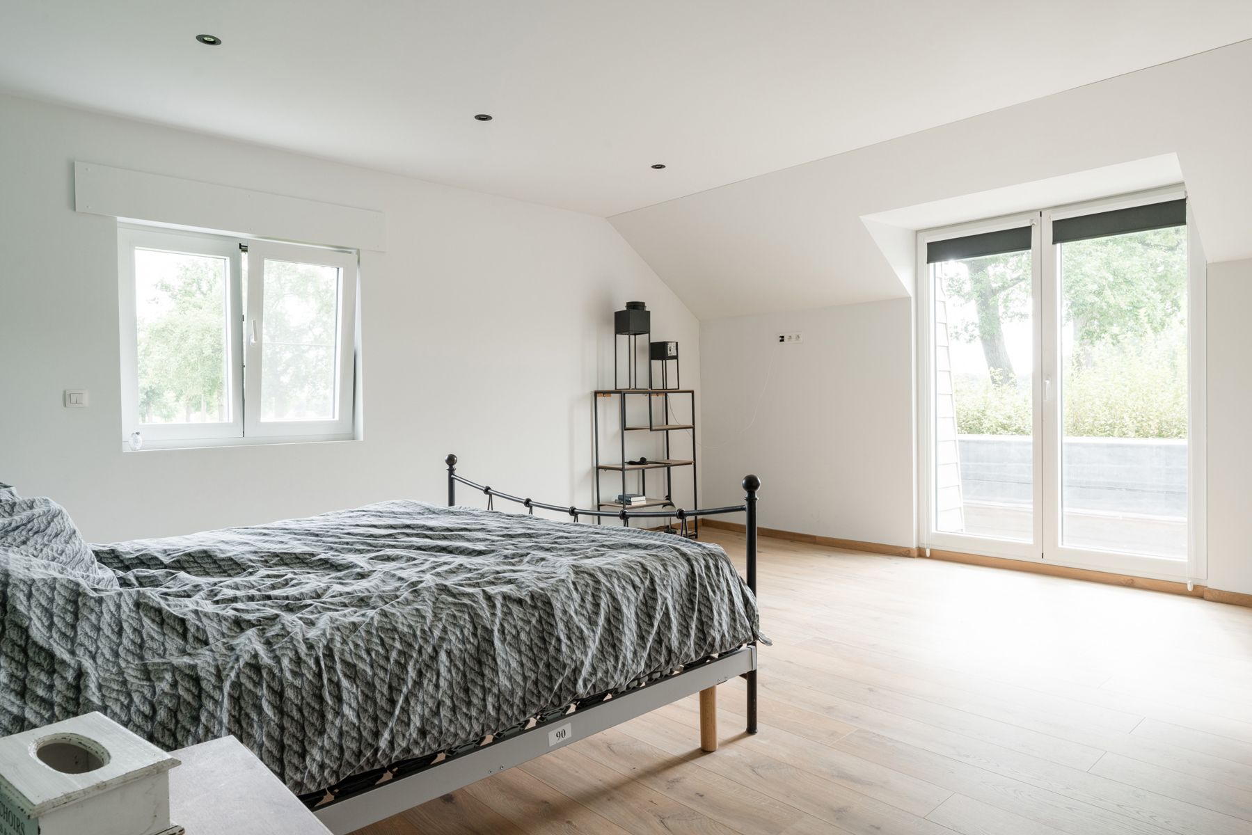 Ruime gerenoveerde woning met zwembad  foto 29