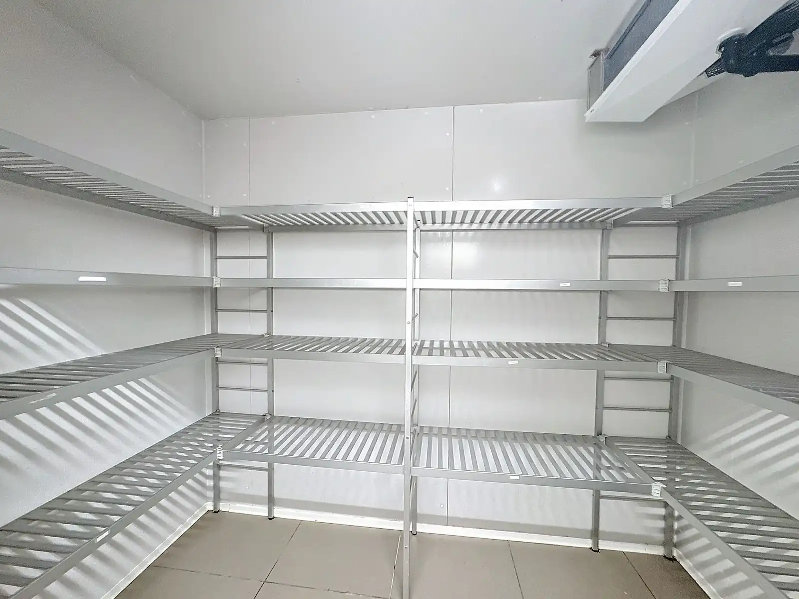 Uniek & exclusief aanbod: instapklaar (zo goed als nieuw) HORECAPAND (restaurant/brasserie), inclusief de VOLLEDIGE inboedel TE HUUR op de zeedijk te Zeebrugge! foto 21