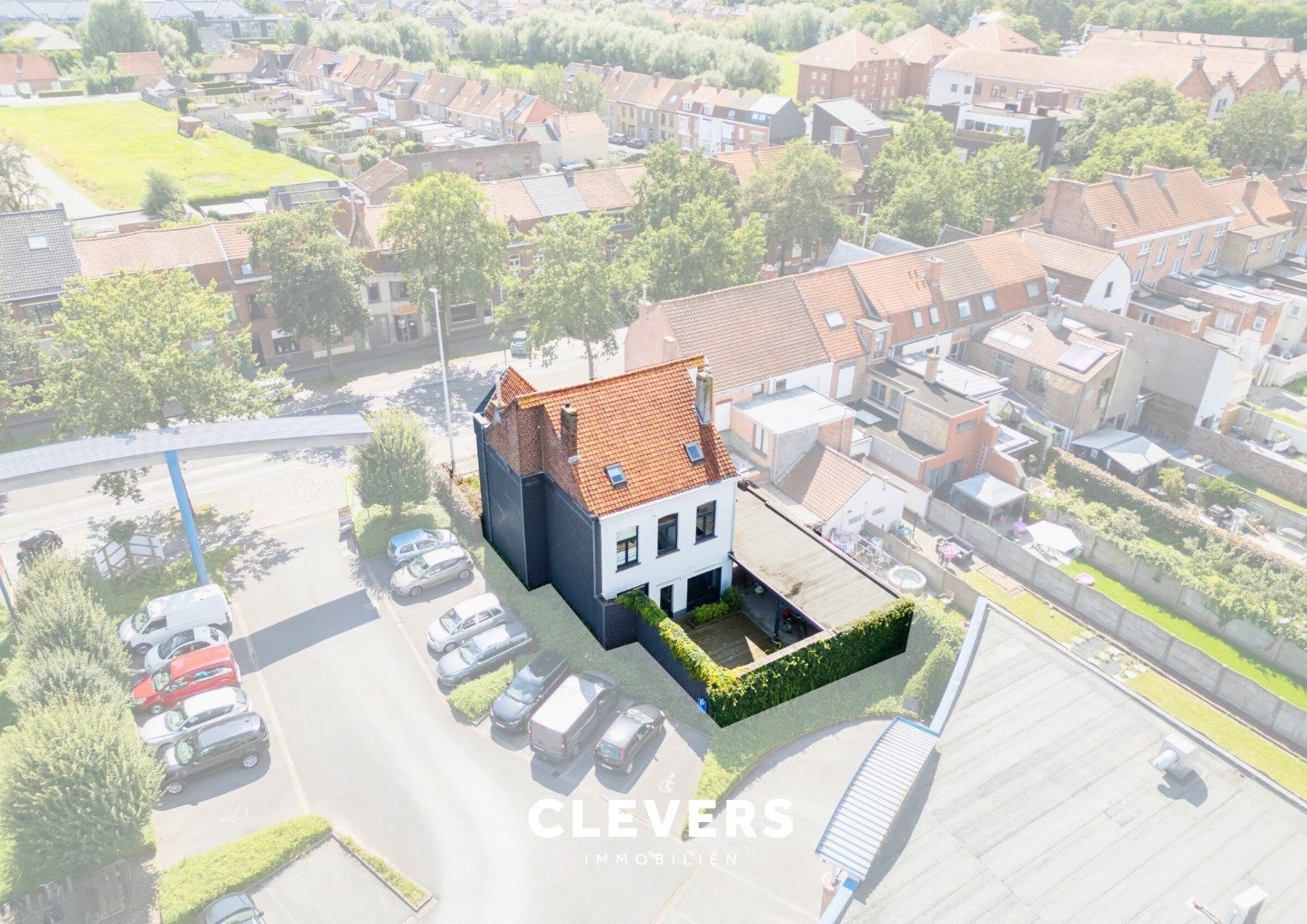 Unieke woning met praktijk op een toplocatie foto 1