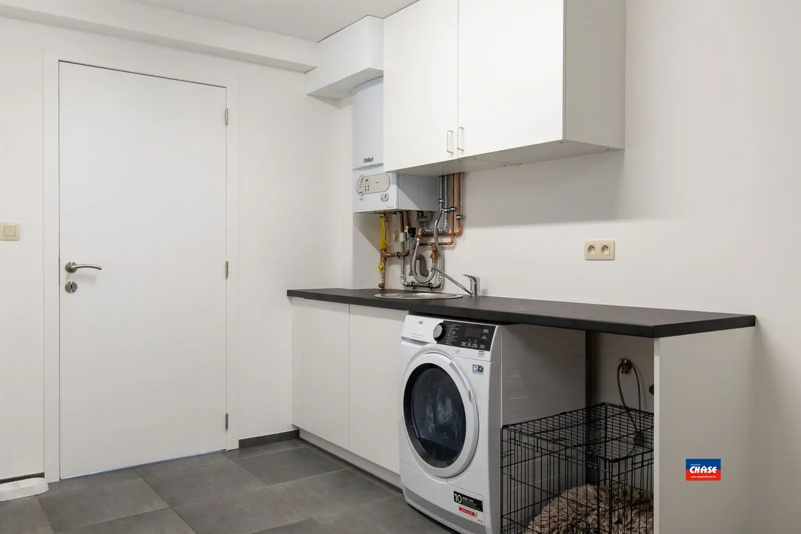 Gerenoveerde woning met terras, drie slaapkamers en garage foto 26