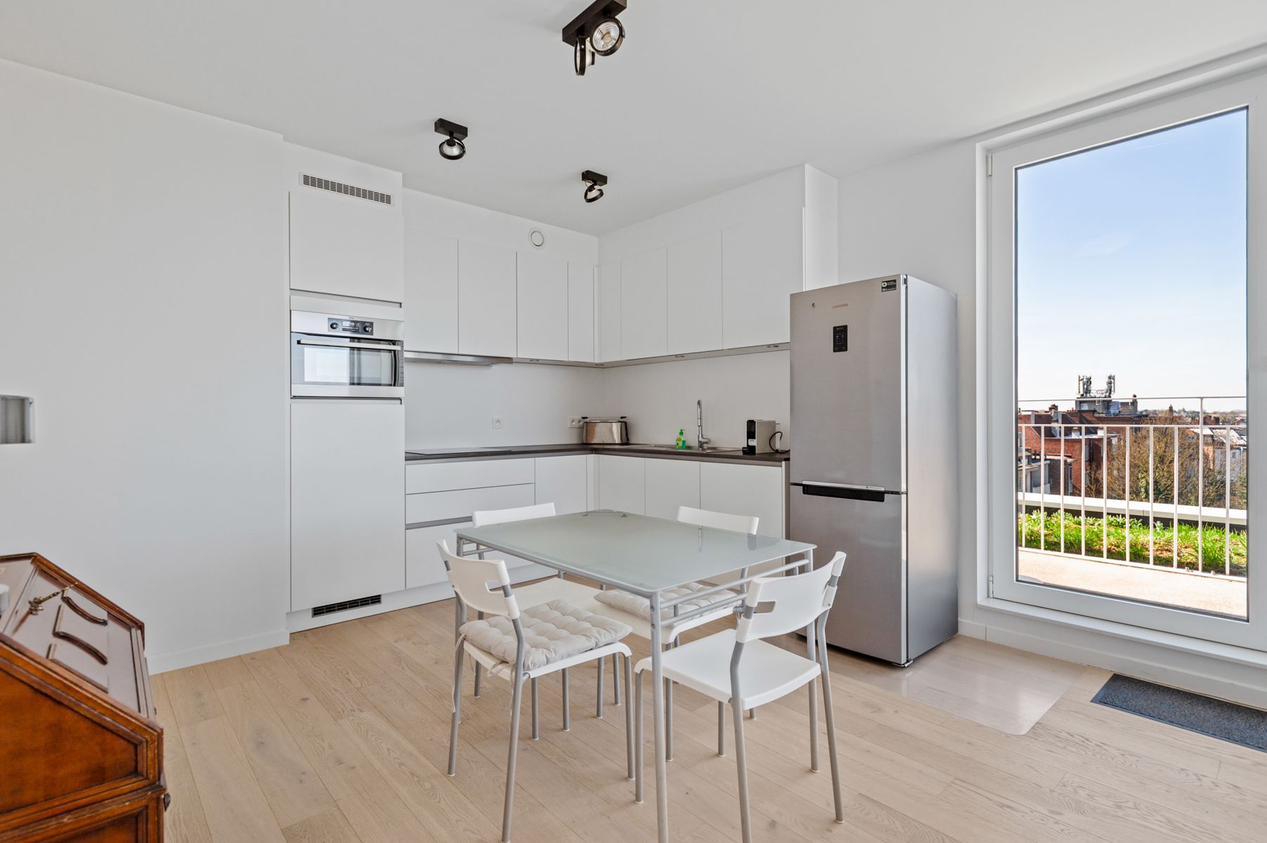 Stijlvolle duplex met 2 kamers, zonnig terras & parking! foto 8