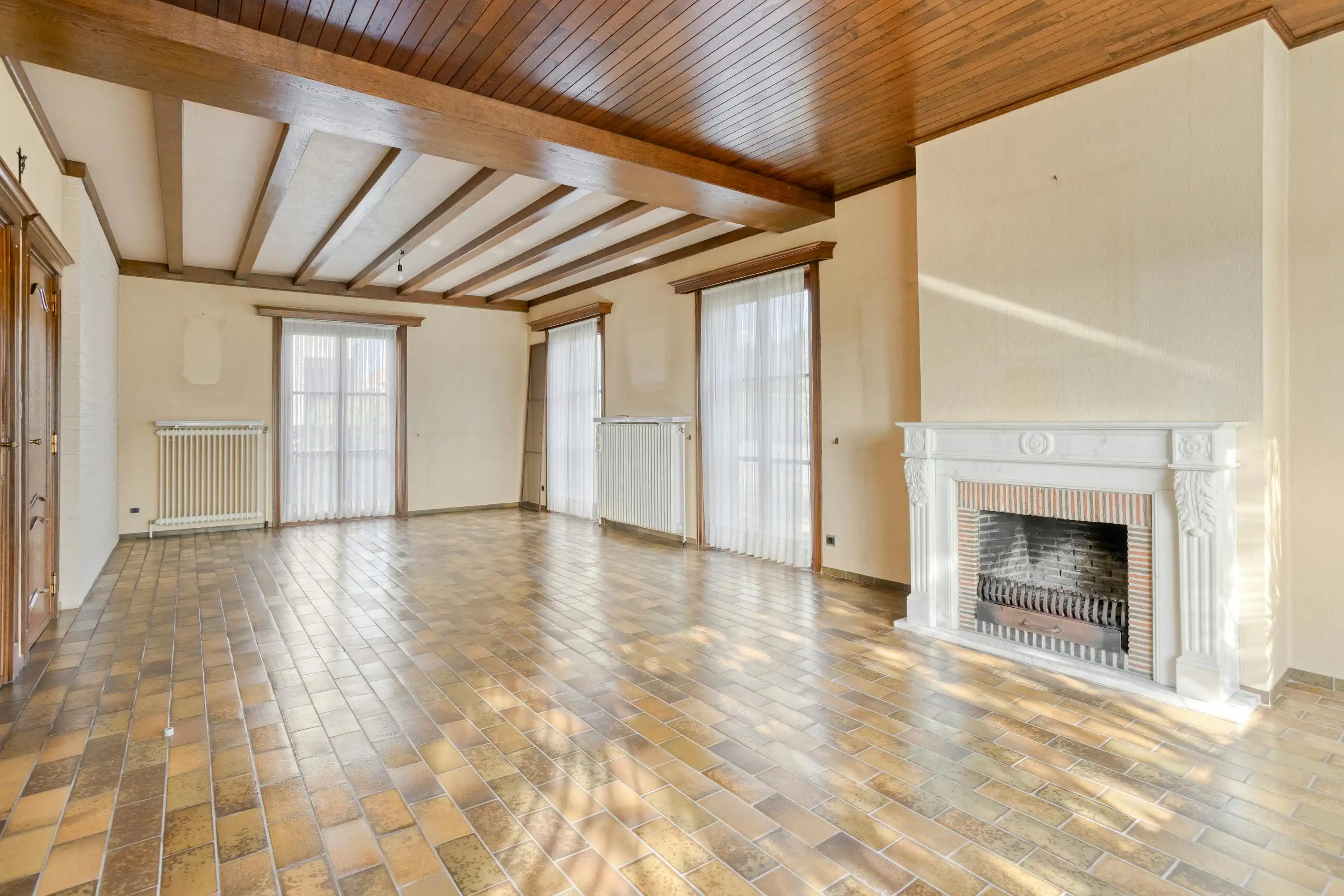 Ruime statige woning met mogelijkheden te koop in Deerlijk foto 3