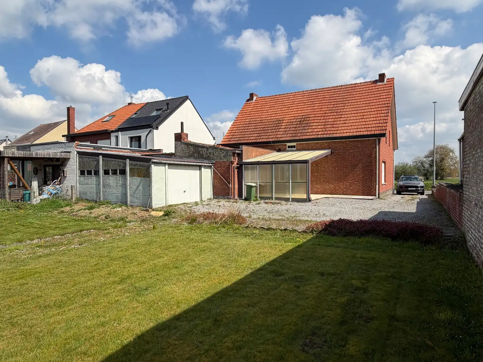 Vrijstaande woning met veel potentieel op mooie locatie. foto 3