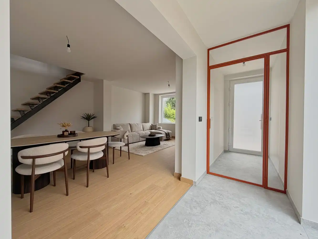 Exclusieve, energiezuinige woning met 3 slpks., 2 badks. + tuin foto 2