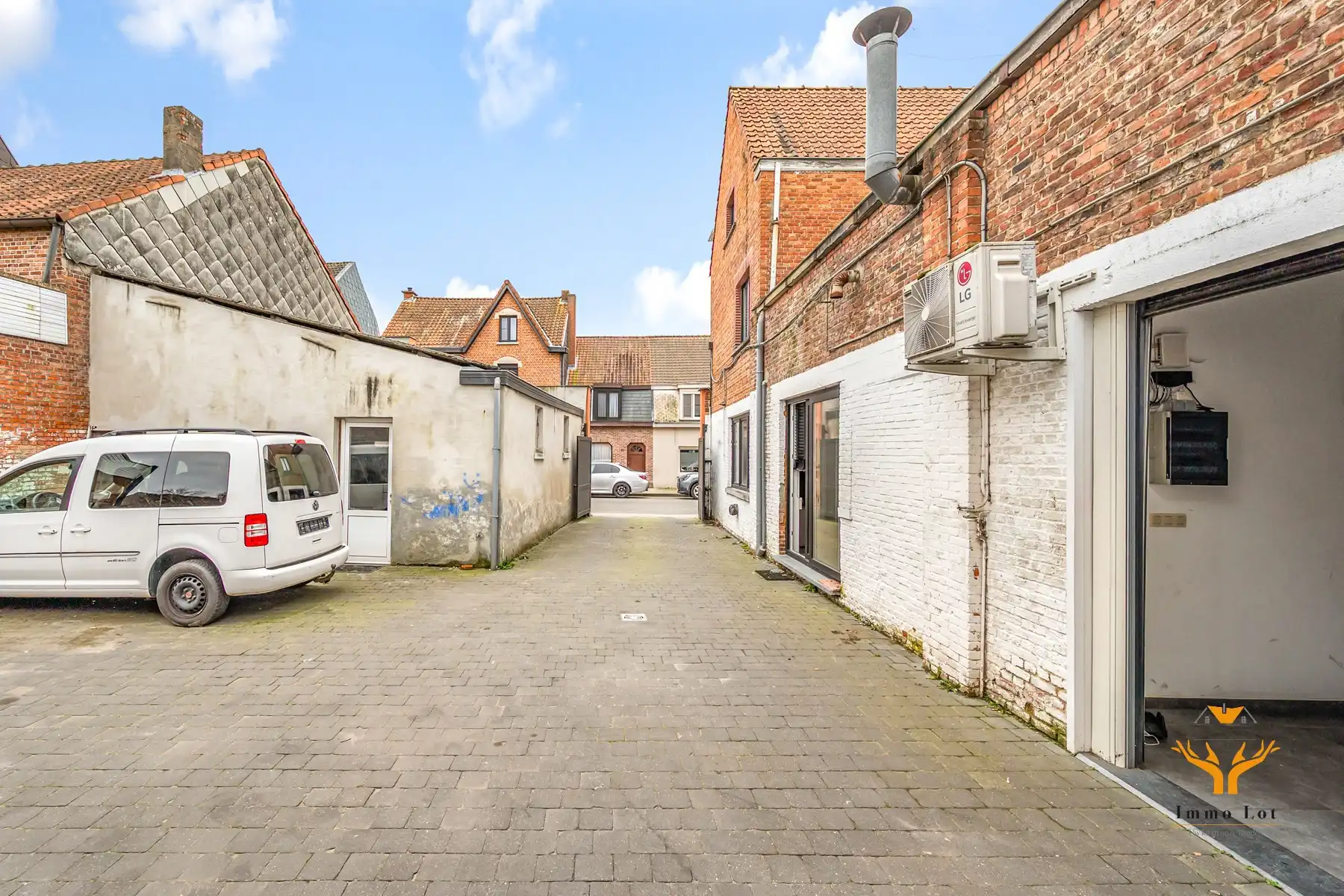 Woning met toonzaal, magazijn en garages te Hamme foto 28