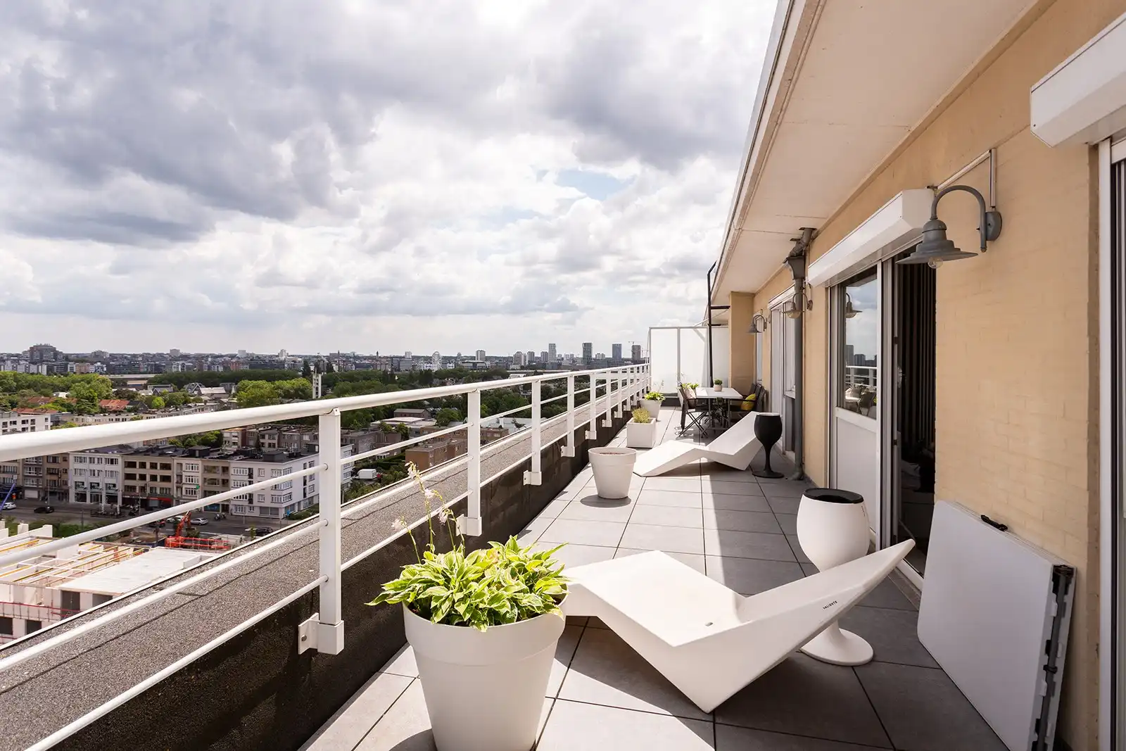Exclusief penthouse met panoramisch uitzicht op de 12de verdieping foto 14