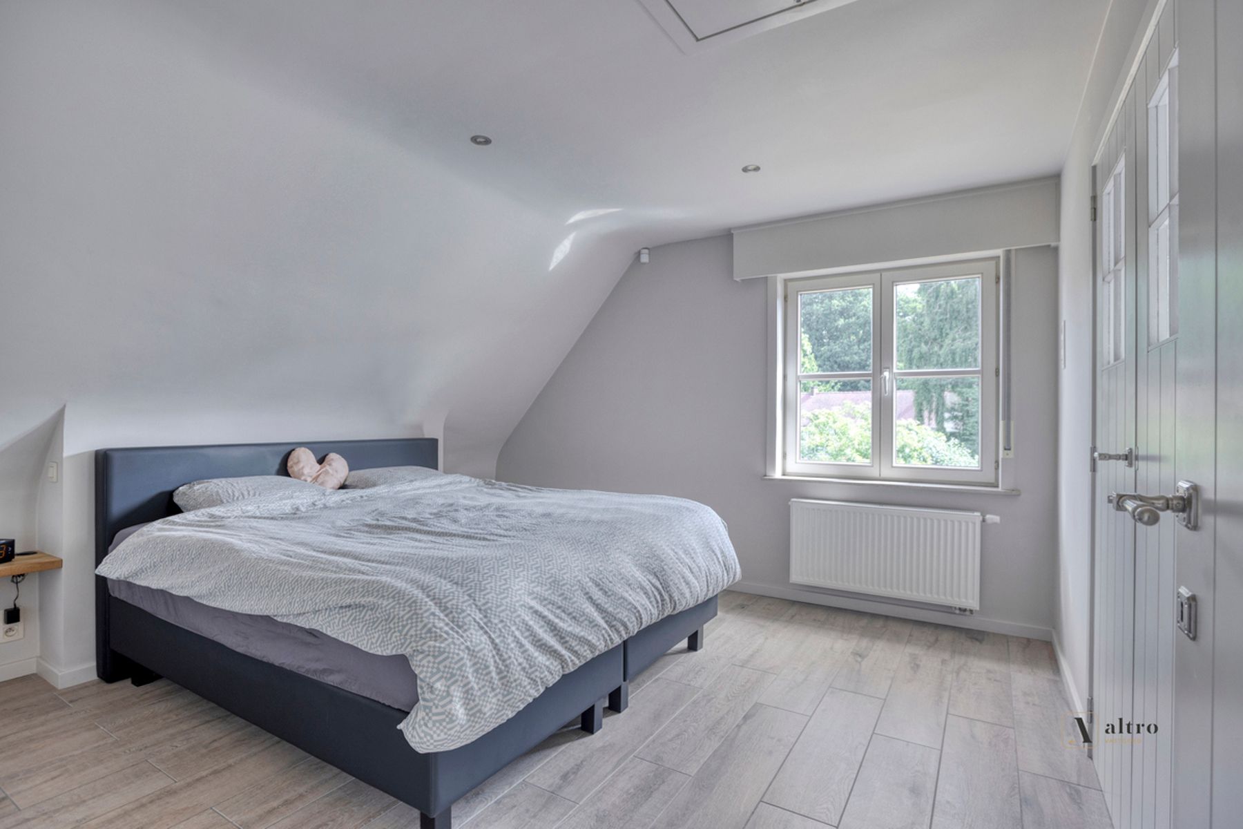 Prachtige en instapklare villa in landelijke stijl  foto 12