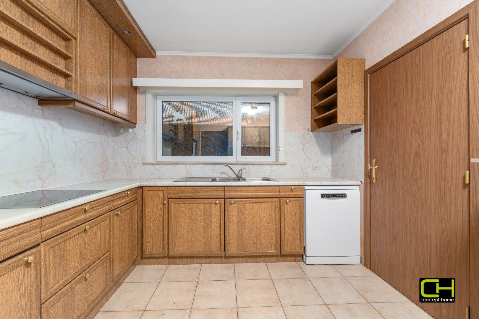 Bungalow woning met twee slaapkamers + bureaukamer te koop in Lievegem foto 6