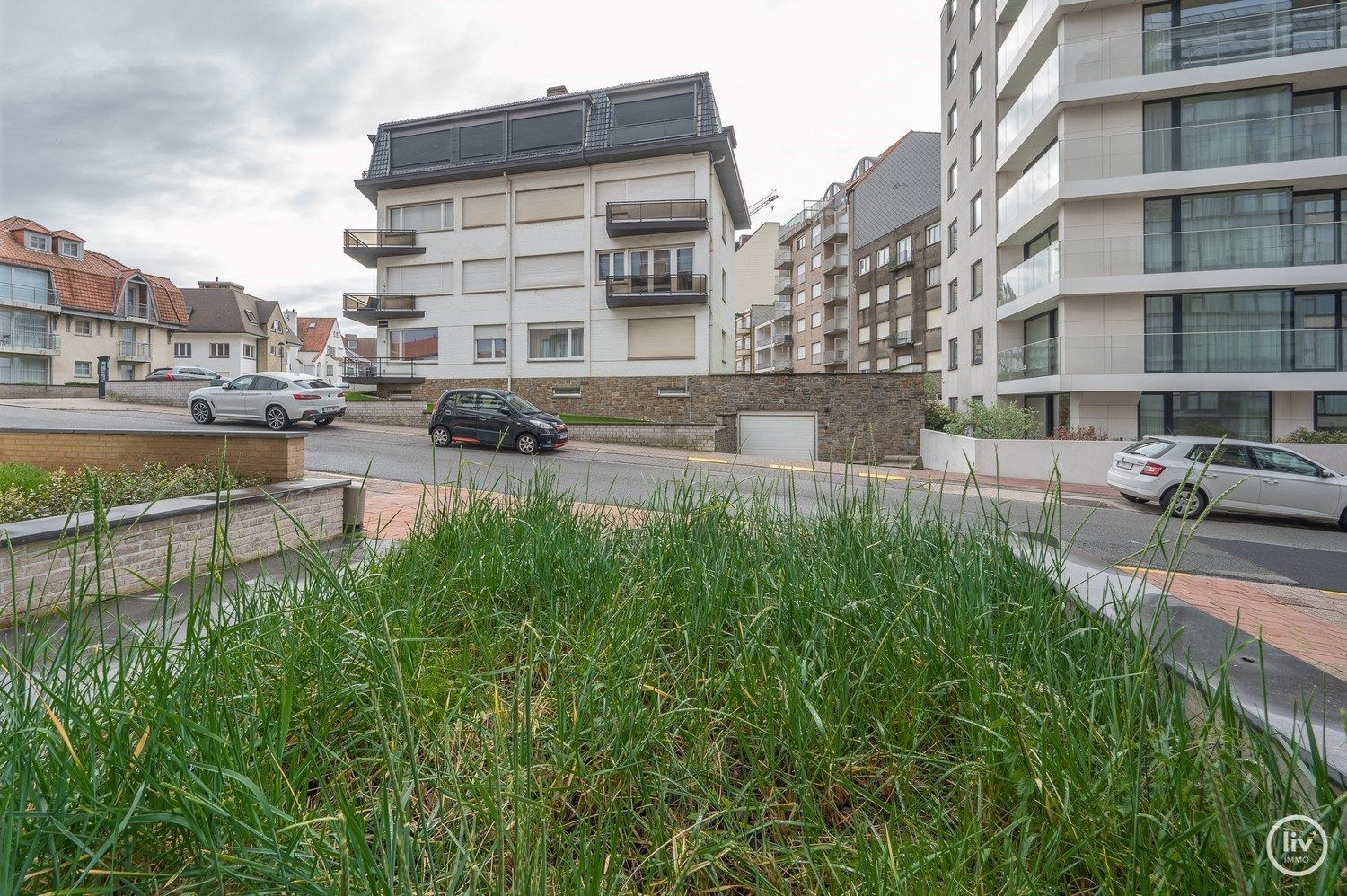 Nieuwbouw-duplex op de gelijkvloerse & eerste verdieping  gelegen te Lentelaan in  Duinbergen met zongerichte terrassen.  foto 8