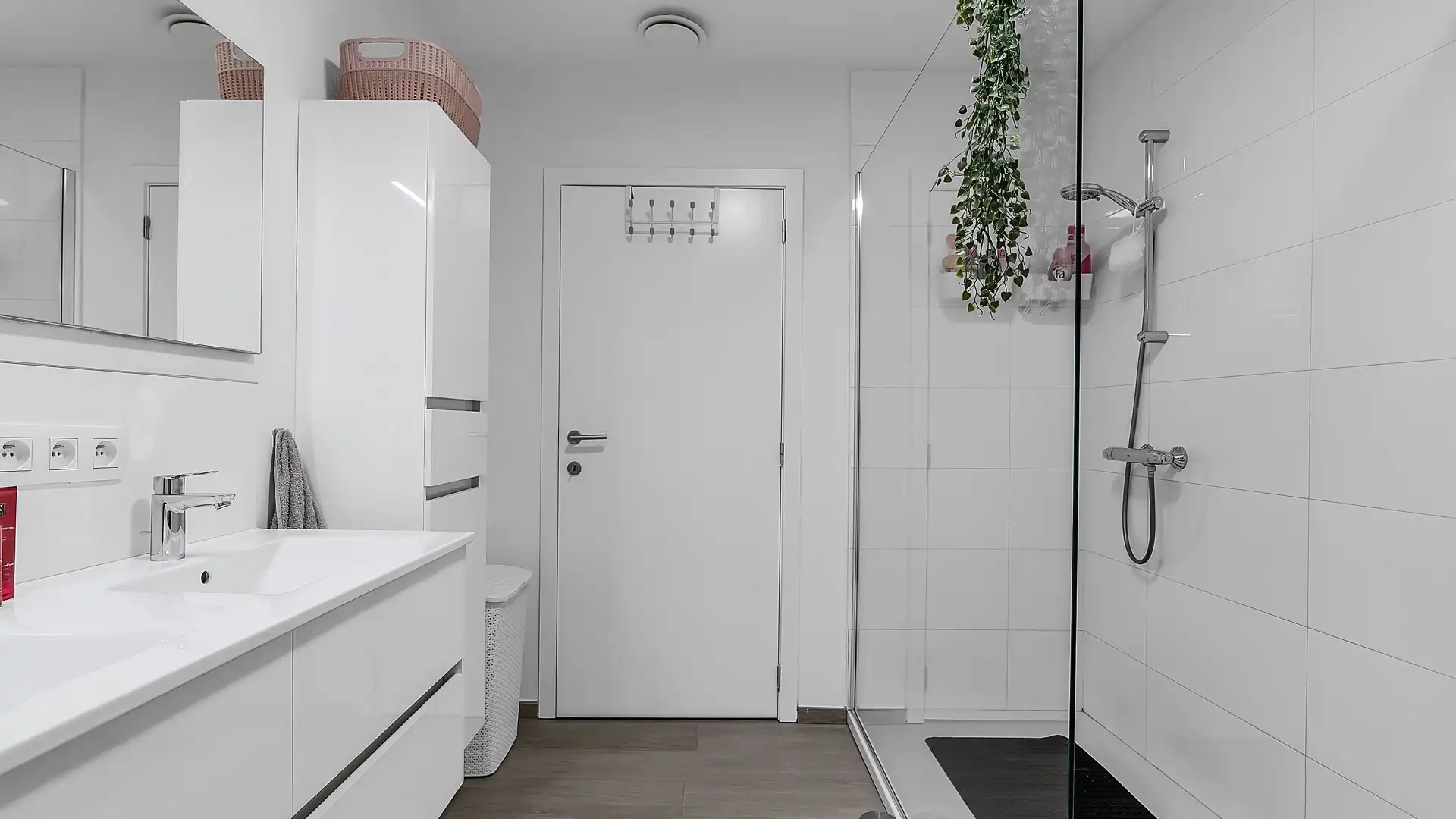 Ruime en energiezuinige nieuwbouwwoning met 5 slaapkamers, zonnige tuin en dubbele garage in Maasmechelen foto 11