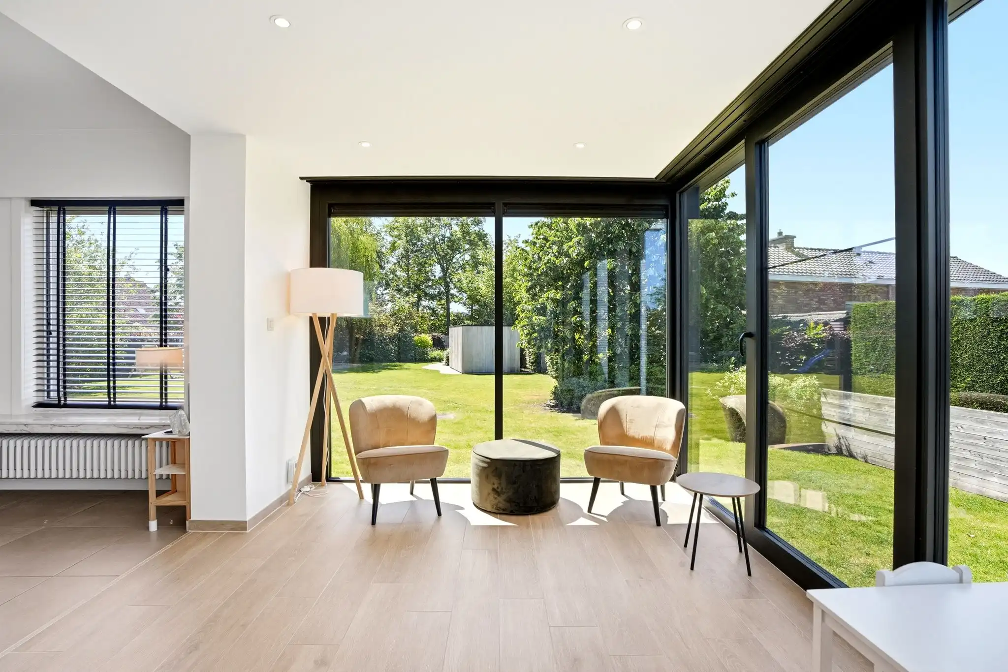 Instapklare woning (perceel 571m²) mét perceel bouwgrond (602m²) te Zedelgem foto 6