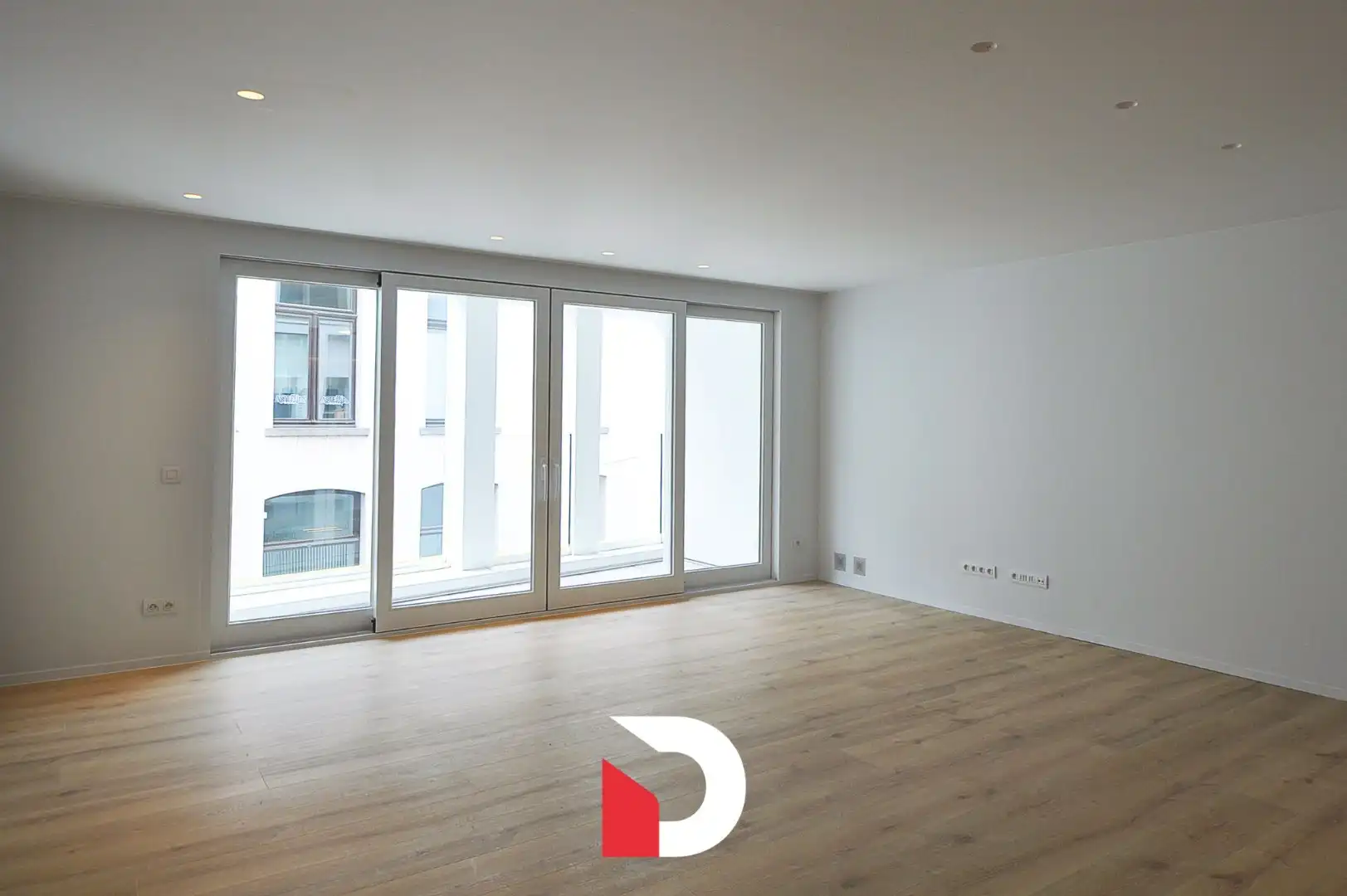 Ruim luxe appartement met 3 slaapkamers en 2 terrassen foto 6