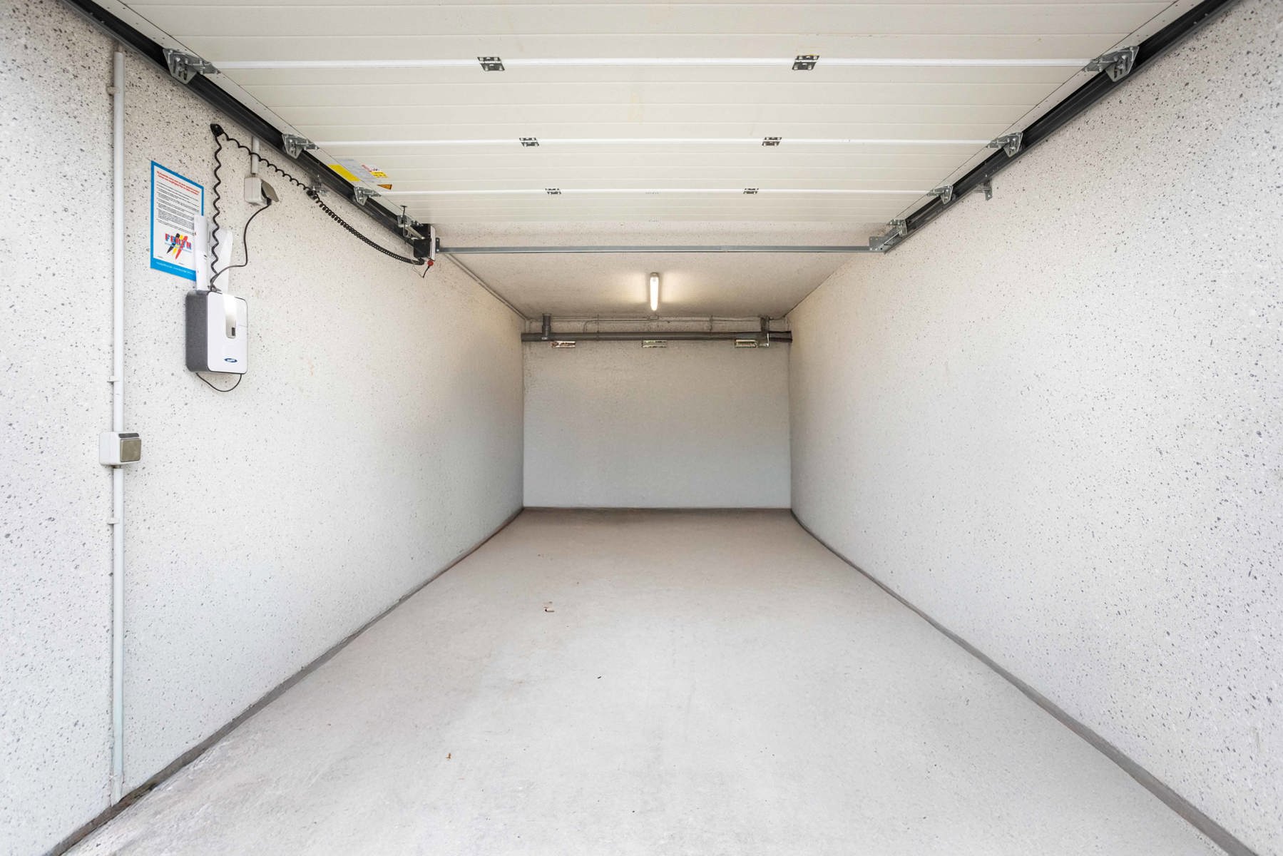 Recent, luxe penthouse met panoramisch terras foto 25