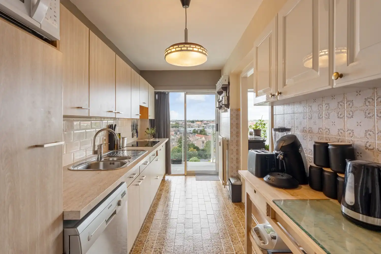 Appartement met garage en kelder op gunstige locatie! foto 8