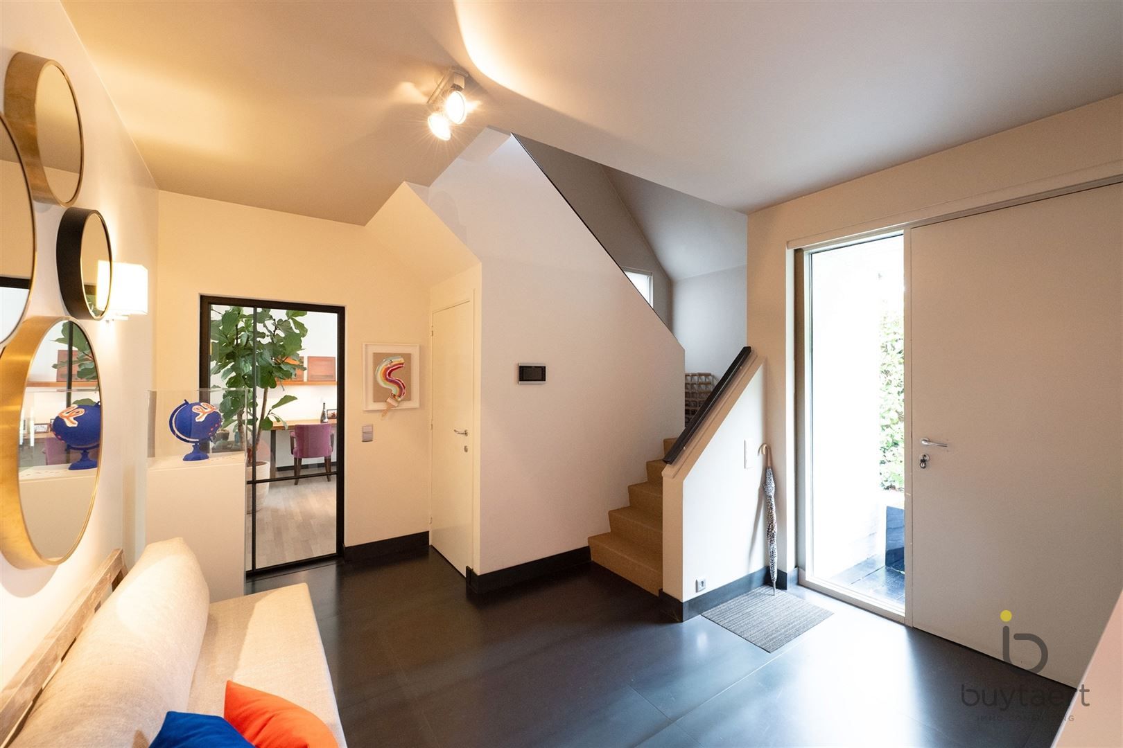 Gezellige instapklare woning met een prachtige groene tuin! foto 5