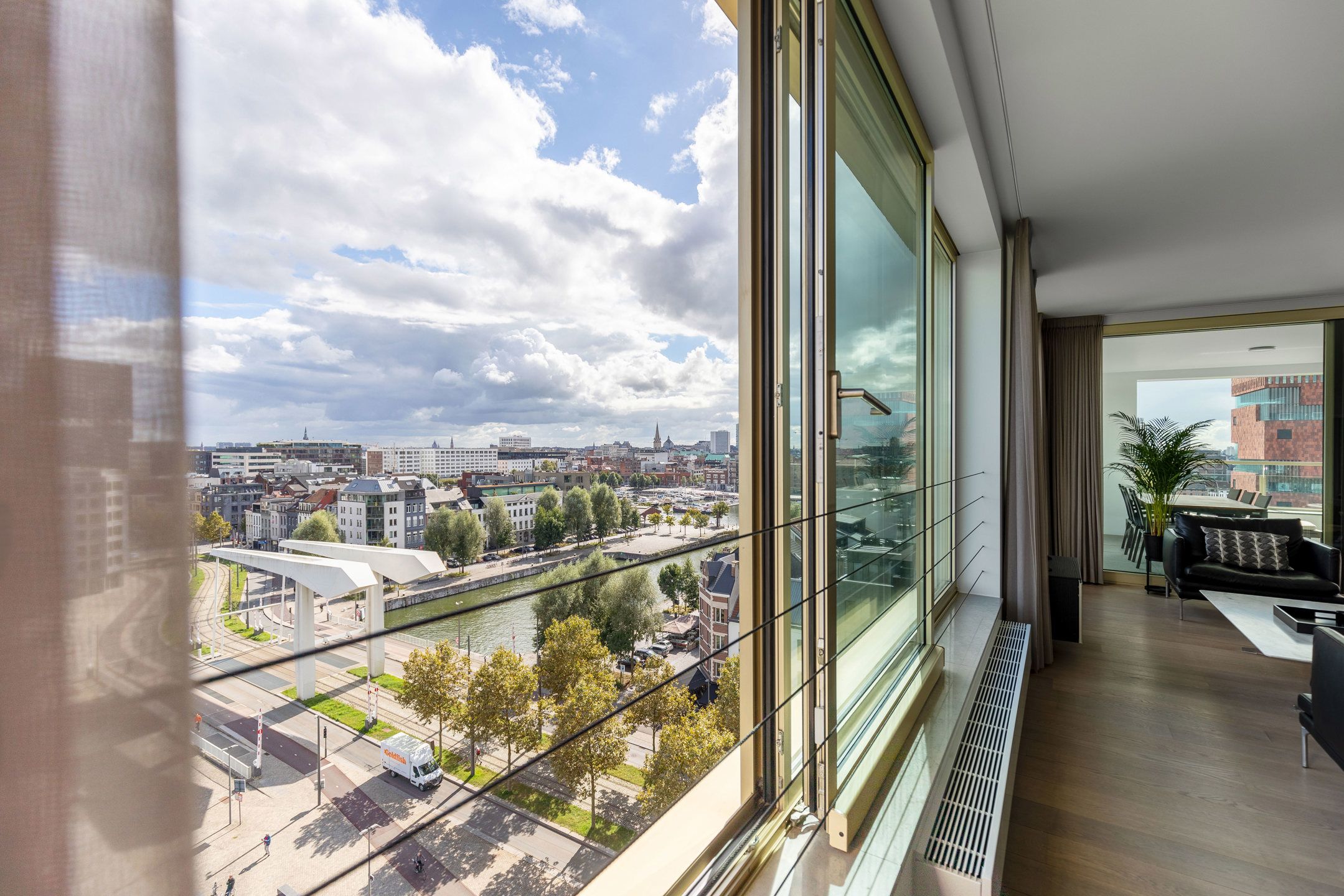 Uitzonderlijk appartement met sublieme waterzichten  foto 7