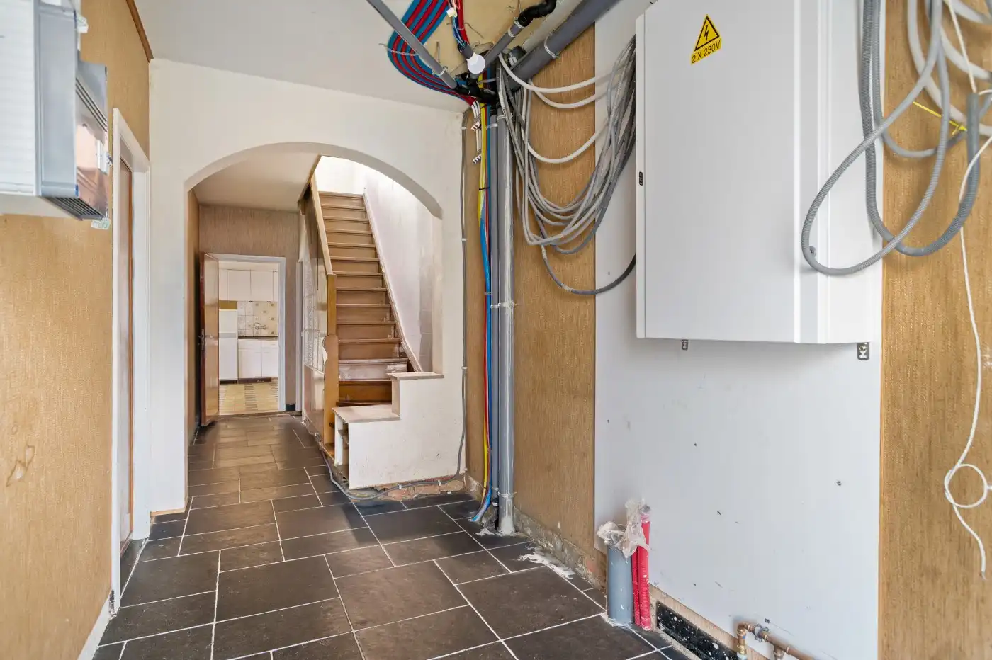Deels gerenoveerde gezinswoning met 3 à 4 slpk. en tuin foto 2