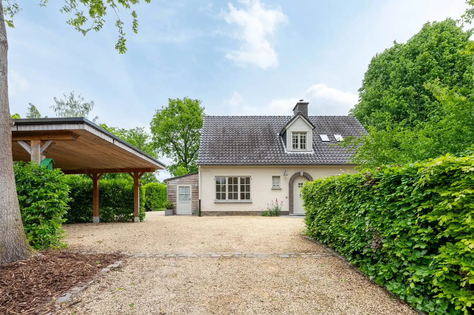 Landelijke woning met uitzonderlijke tuin foto 28