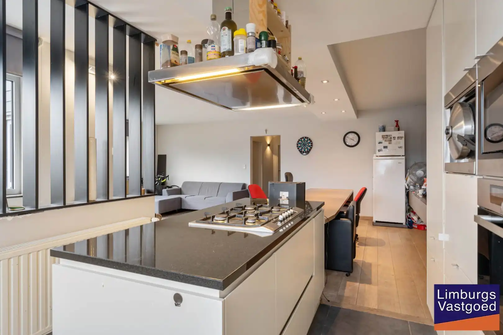 Industrieel gebouw,1.696m², met kantoren 120m² + appartement 120m², Genk-Zuid foto 27