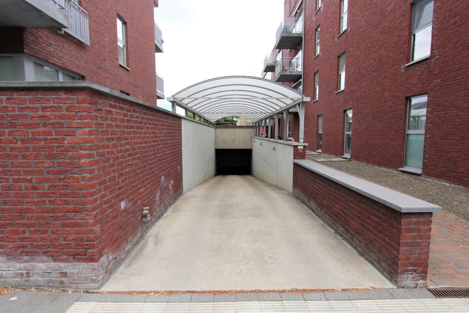 Recent appartement met private parking - stadscentrum Tongeren foto 15