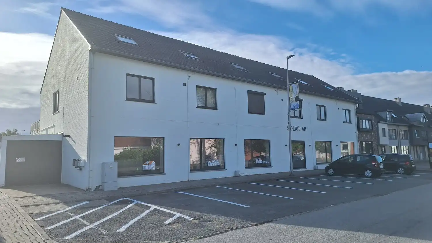 400m² Handelsgelijkvloers foto {{pictureIndex}}