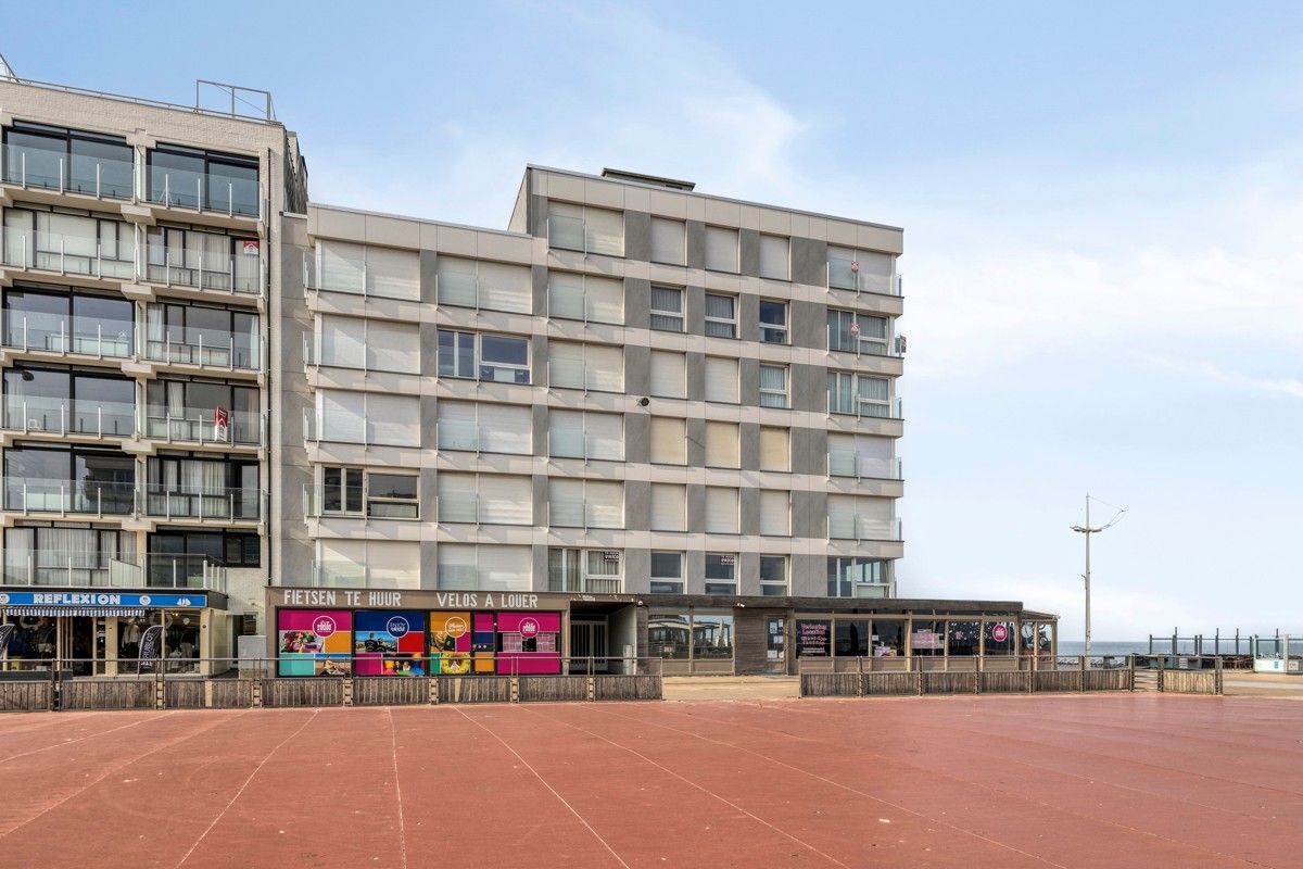 Panoramisch hoekappartement te koop op de Zeedijk van Sint-Idesbald! foto 16
